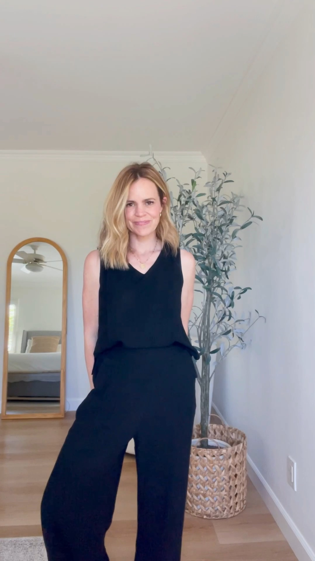 Matching Amazon set 😍 

Runs TTS. I’m 5’3 for reference and in a small. 

Quality is amazing!! Highlights: high waisted, wide leg, pockets, a little stretch and buttons down the backside of the shirt. What more could you ask for?! 

Amazon 
Matching set 
Spring outfit Inspo 


#LTKfindsunder100 #LTKSeasonal #LTKstyletip