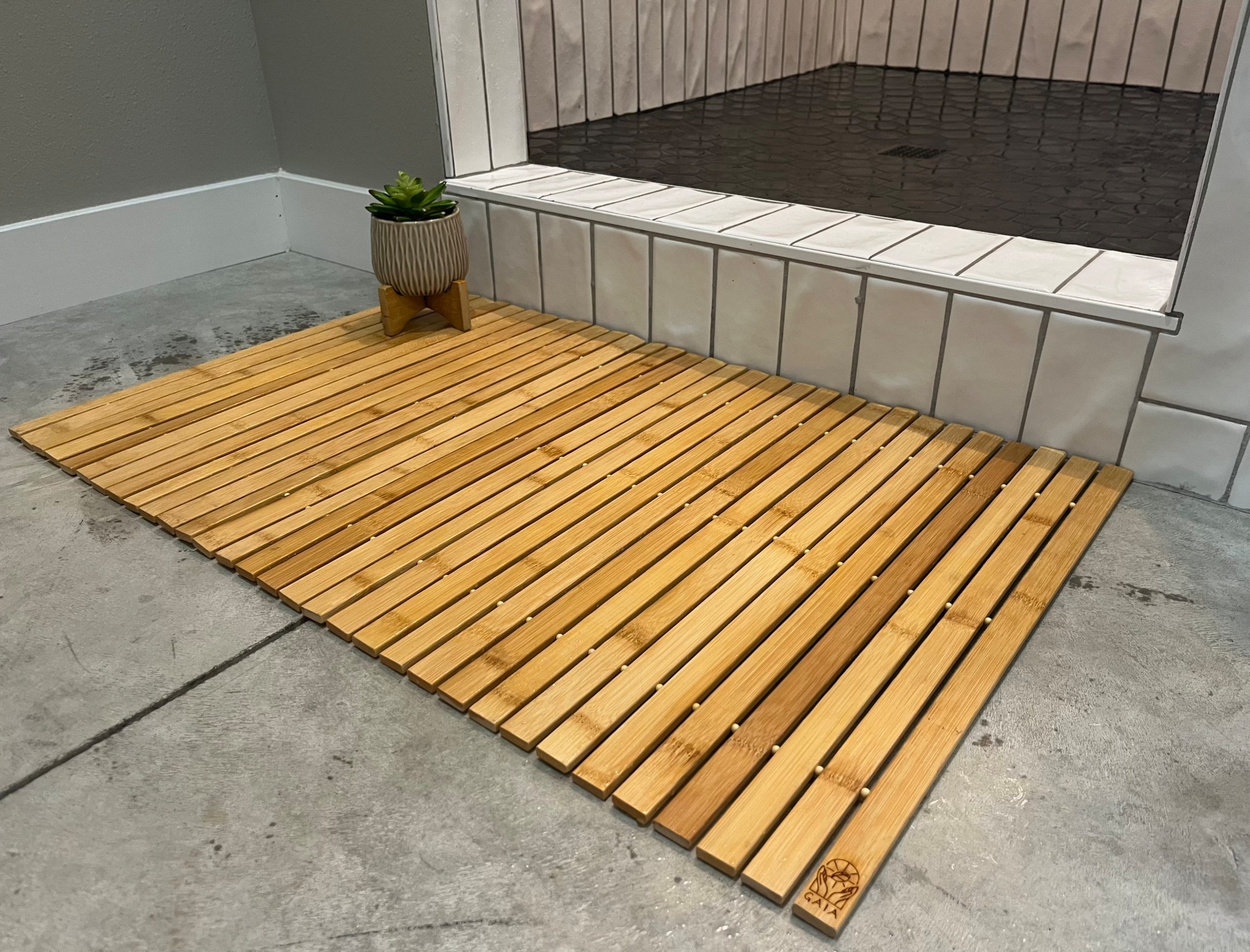 Obsessed with this bamboo bathmat — it adds the perfect spa-like touch to my bathroom and dries super fast! 🌿✨ Snag yours from my LTK page and thank me later! #BathroomGoals #LTKHome #BambooVibes