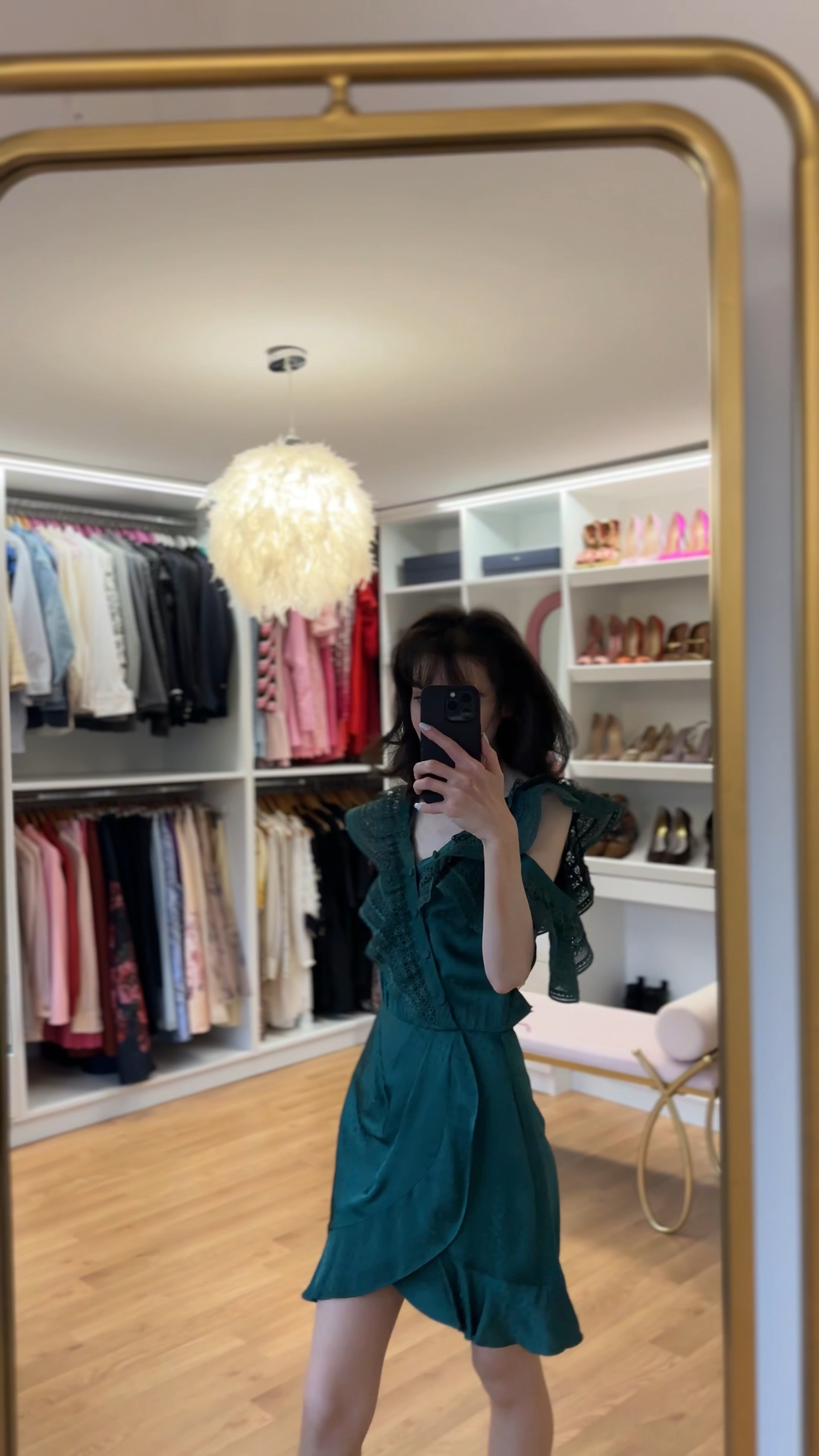 #partydress #fallweddingguestdress #datenightdress #firstdateoutfit #dresstoimpress #falldress #greendress #80soutfitinspo #romanticoutfit

#LTKVideo #LTKParties