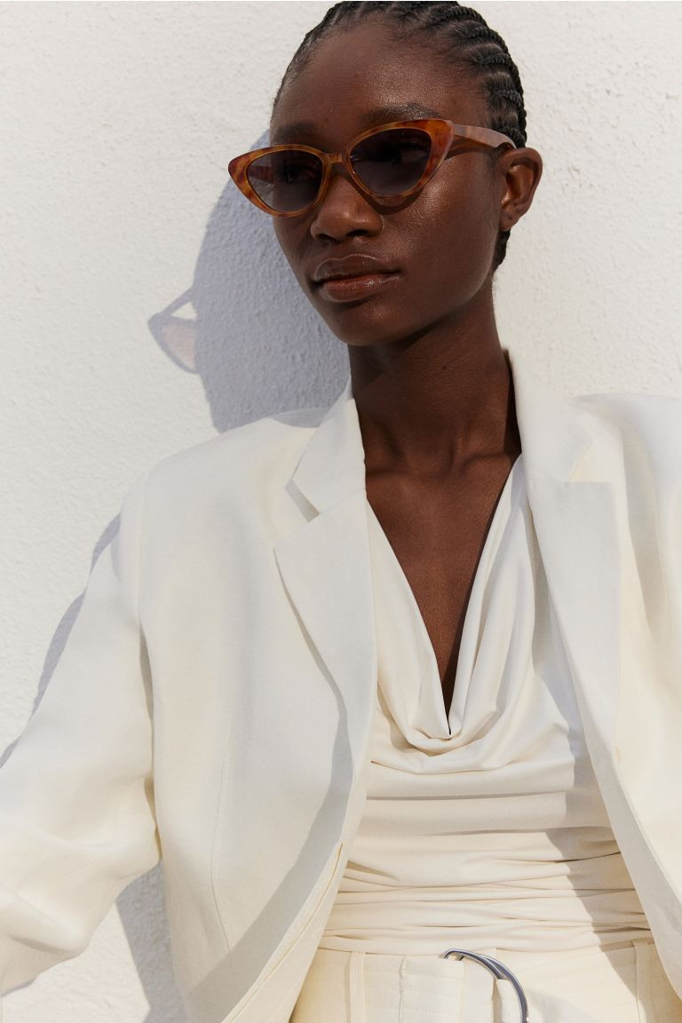 Cat-eye sunglasses | H&M (UK, MY, IN, SG, PH, TW, HK)