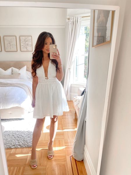 White love v summer dress - you can stack AFSHORTS for extra % off the dress 

Sizing: 
Dress - tts, xs regular
Wedges - I sized up 1/2 size 

#LTKSaleAlert #LTKFindsUnder50 #LTKFindsUnder100