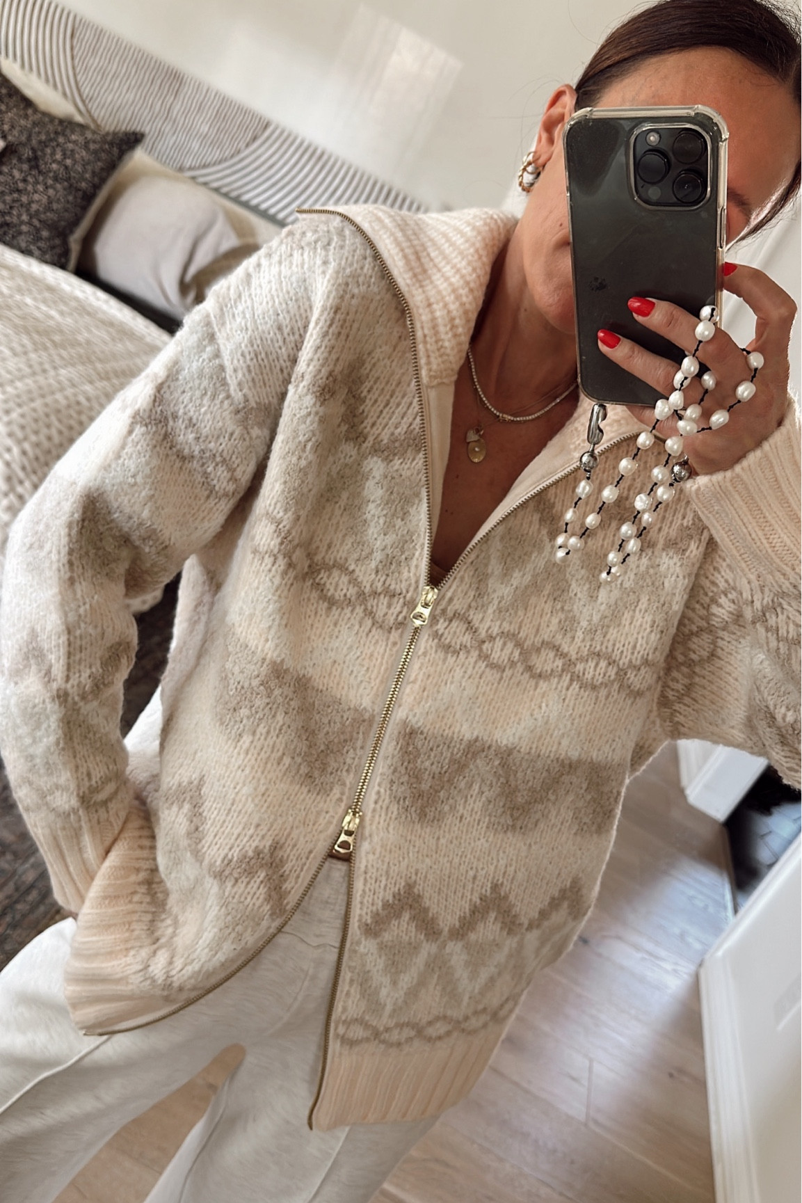 Love this fair isle sweater 
So soft and cozy 
Wearing an Xs and it has room to layer underneath 

#LTKOver40