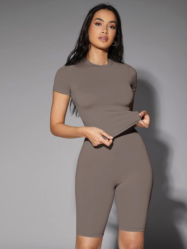 SHEIN BAE Solid Fitted Tee | SHEIN