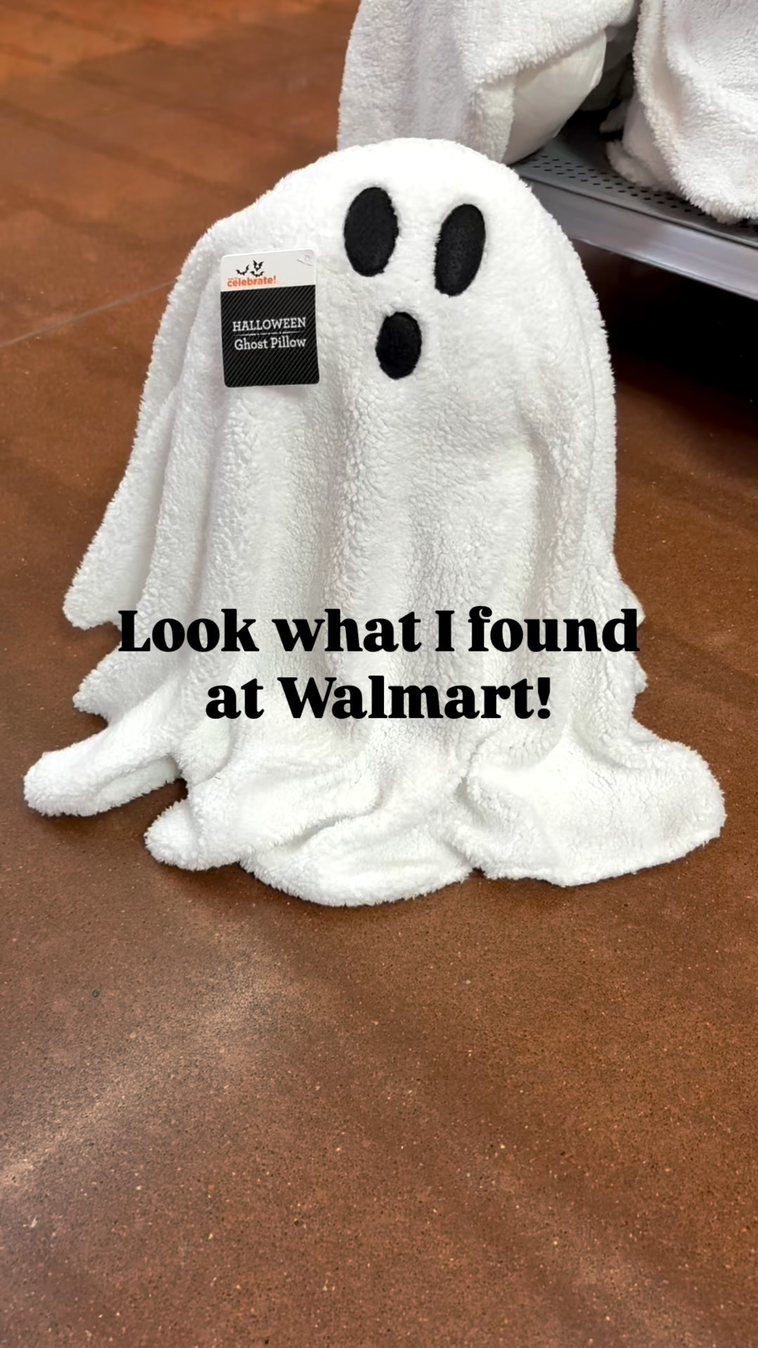 Ghost Sherpa Pillow, White, 17", Halloween by Way To Celebrate at Walmartt

#LTKSeasonal #LTKFindsUnder100 #LTKHome
