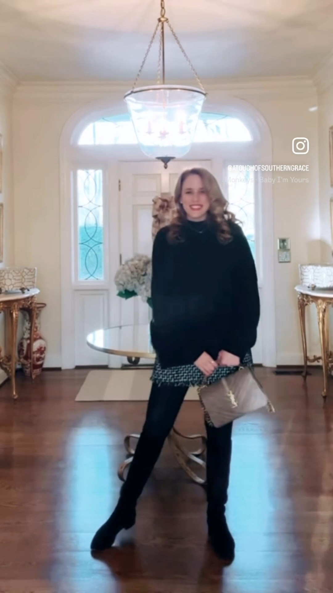 Oversized sweaters and skirts always 💙

#LTKootd