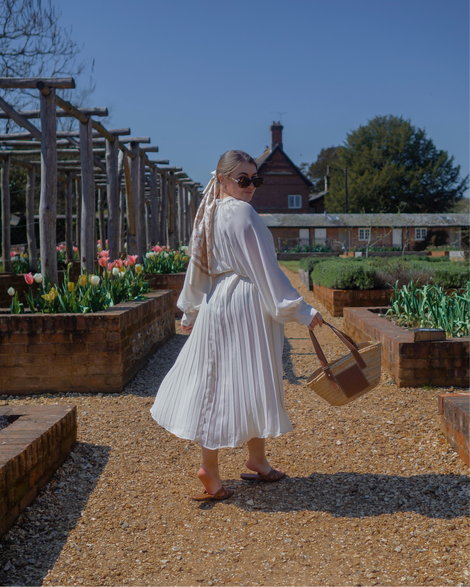 FARFETCH DISCOUNT CODE - FFELLIE10 for 10% off your first order 