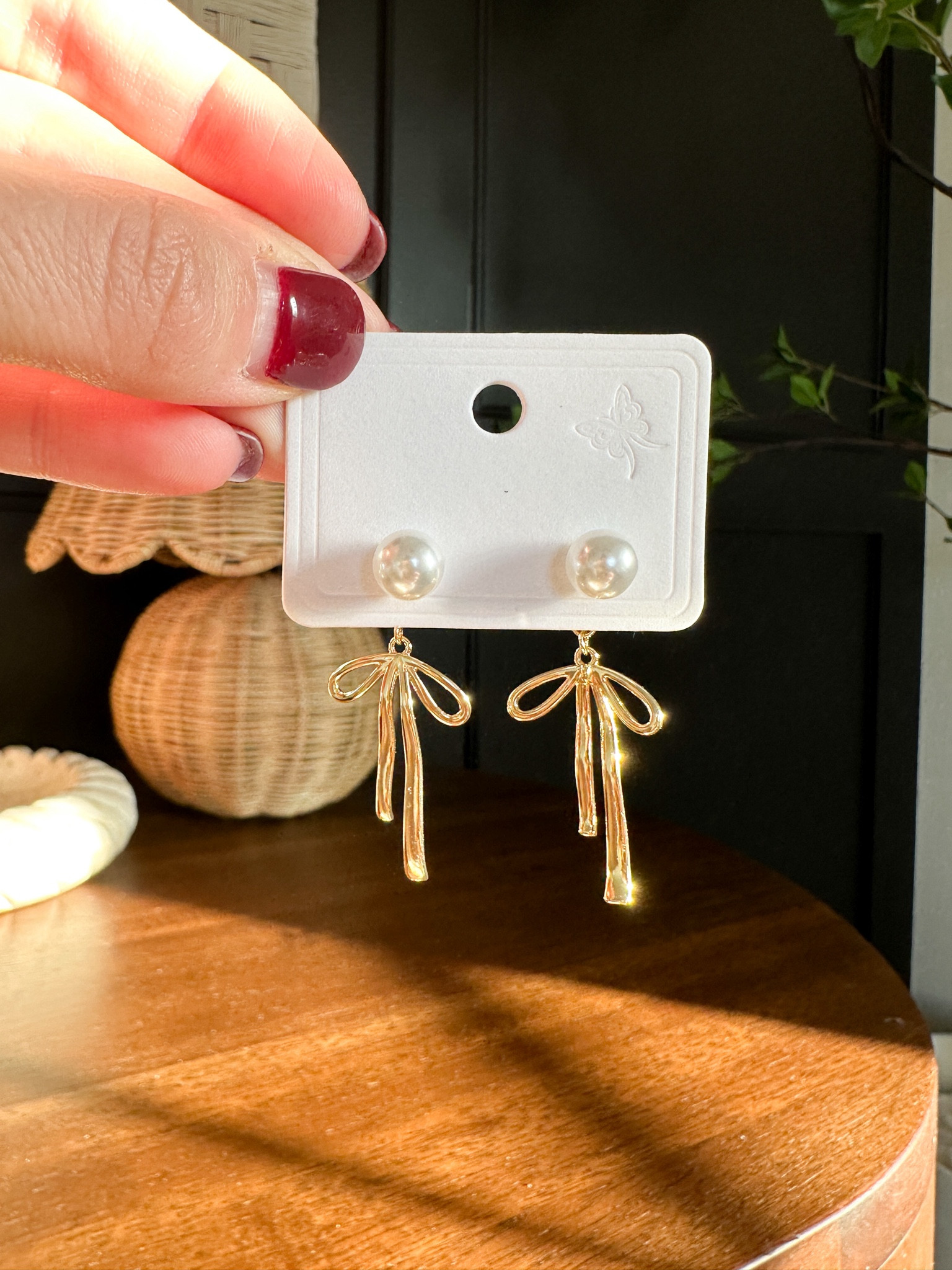 14K gold bow knot dangle drop pearl earrings from Amazon under $10 - the cutest gift for family/friends or to treat yourself! 

#Amazonfashion

#LTKStyleTip #LTKFindsUnder50