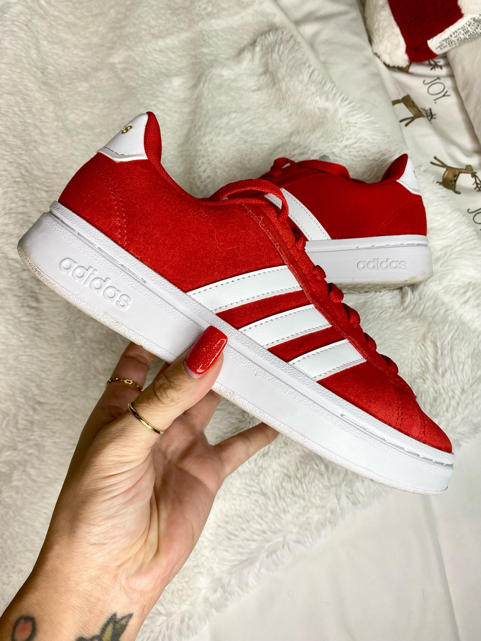 shoes on sale!

holiday shoes | sale alert | red shoes | shoe crush |

#LTKHoliday #LTKshoecrush #LTKsalealert