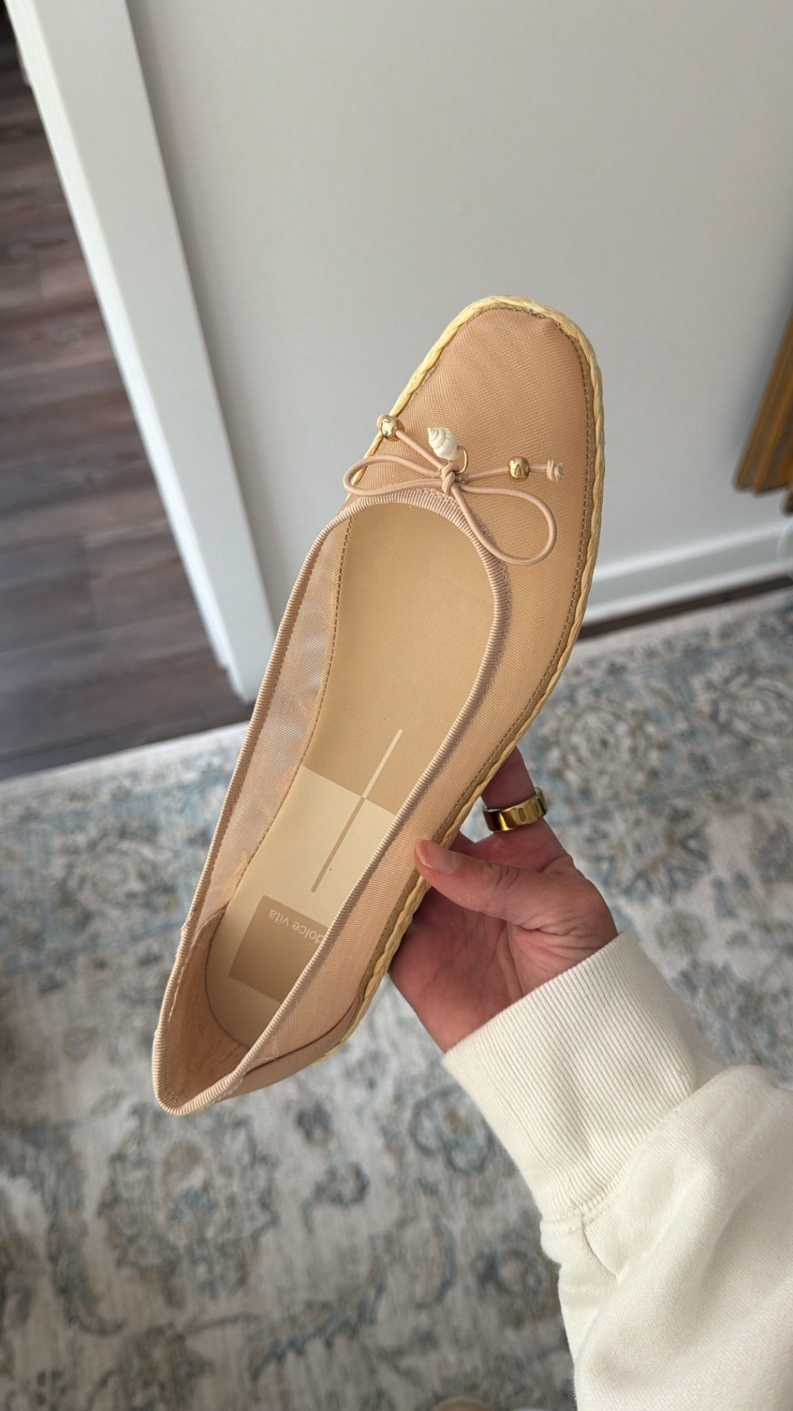 4/20/26 Dolce Vita Summer Accessories Haul

The sweetest little summer haul from Dolce Vita 🤍 a chic clutch that’s perfect for summer days and weddings, and the most darling baby pink ballet flats. Such easy pieces to elevate any outfit this season—everything is linked here ✨

#LTKootd #LTKSeasonal