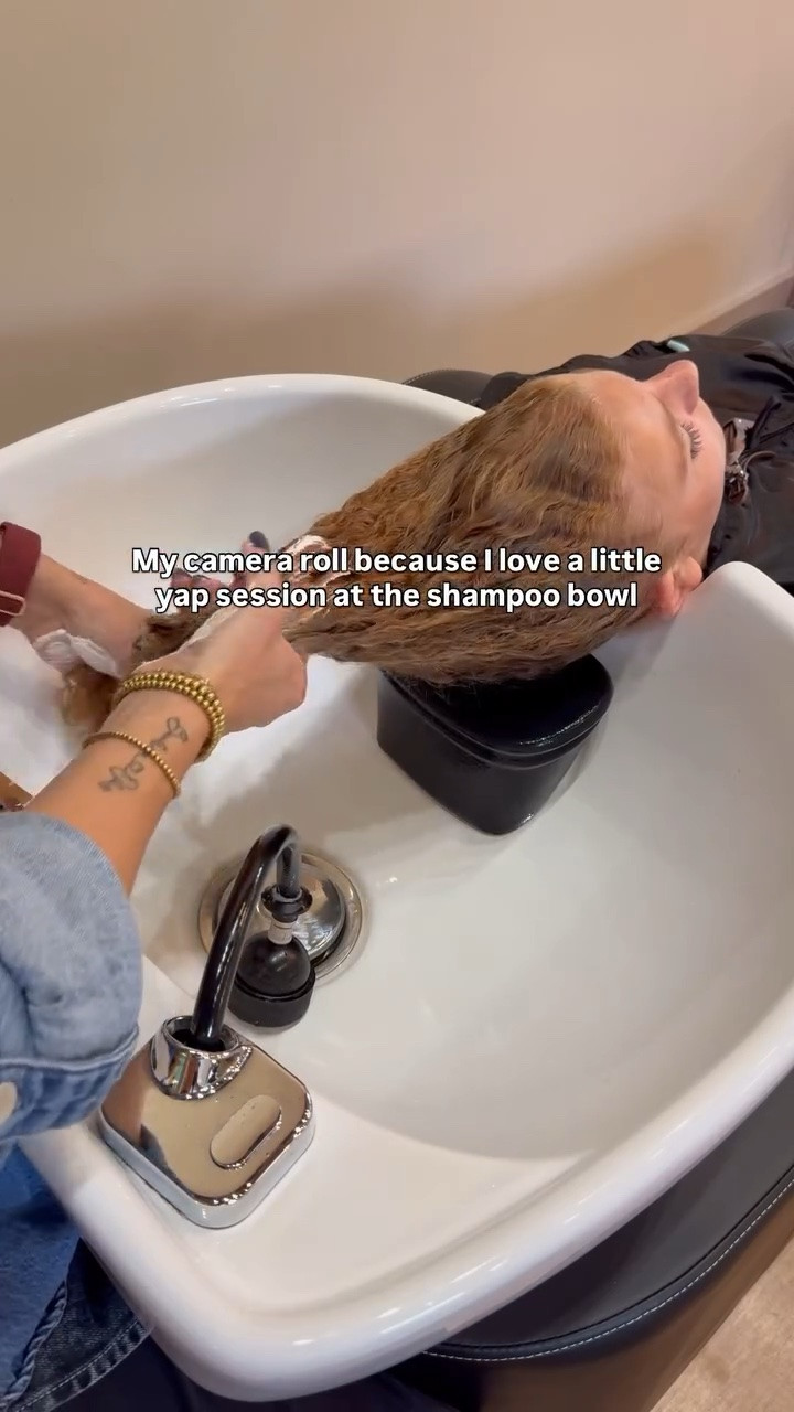 Getting to have fun talking with and showing clients how to style their hair is half the fun of my job as a curly hair stylist.

I love yapping and clients that yap with me! 

So… what did you think of Abbott Elementary?
.
.
.
#hairstylistbts
#curlyhairclients
#curlproducts
#clientchats
#curlyhairtransformations