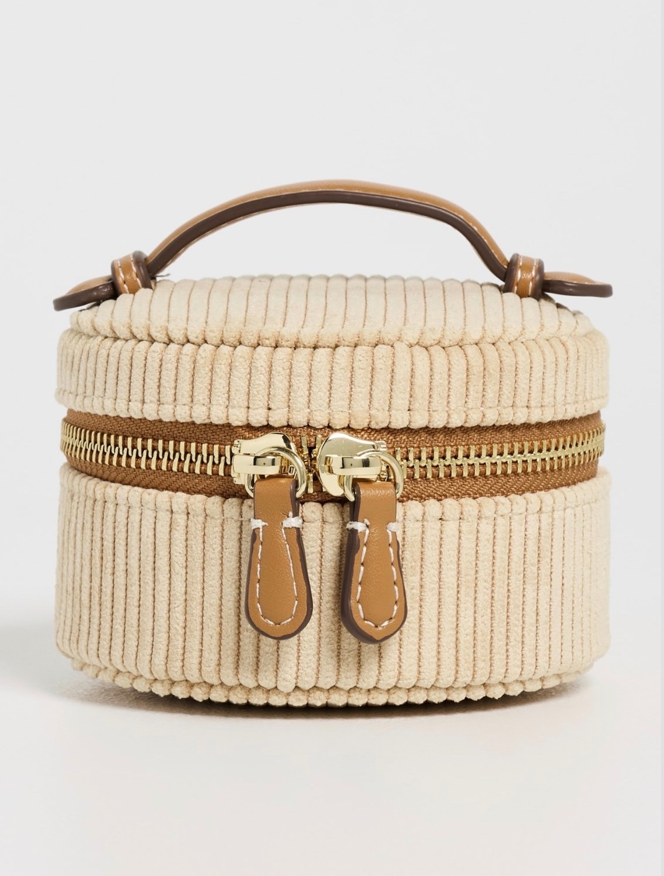 Stoney Clover Lane
Top Handle Pill Case

This pill case from Stoney Clover Lane is crafted from corduroy and features a faux leather top handle, a removable plastic pill separator with 7 slots, and a zip closure

#LTKootd #LTKmomlife #LTKTravel