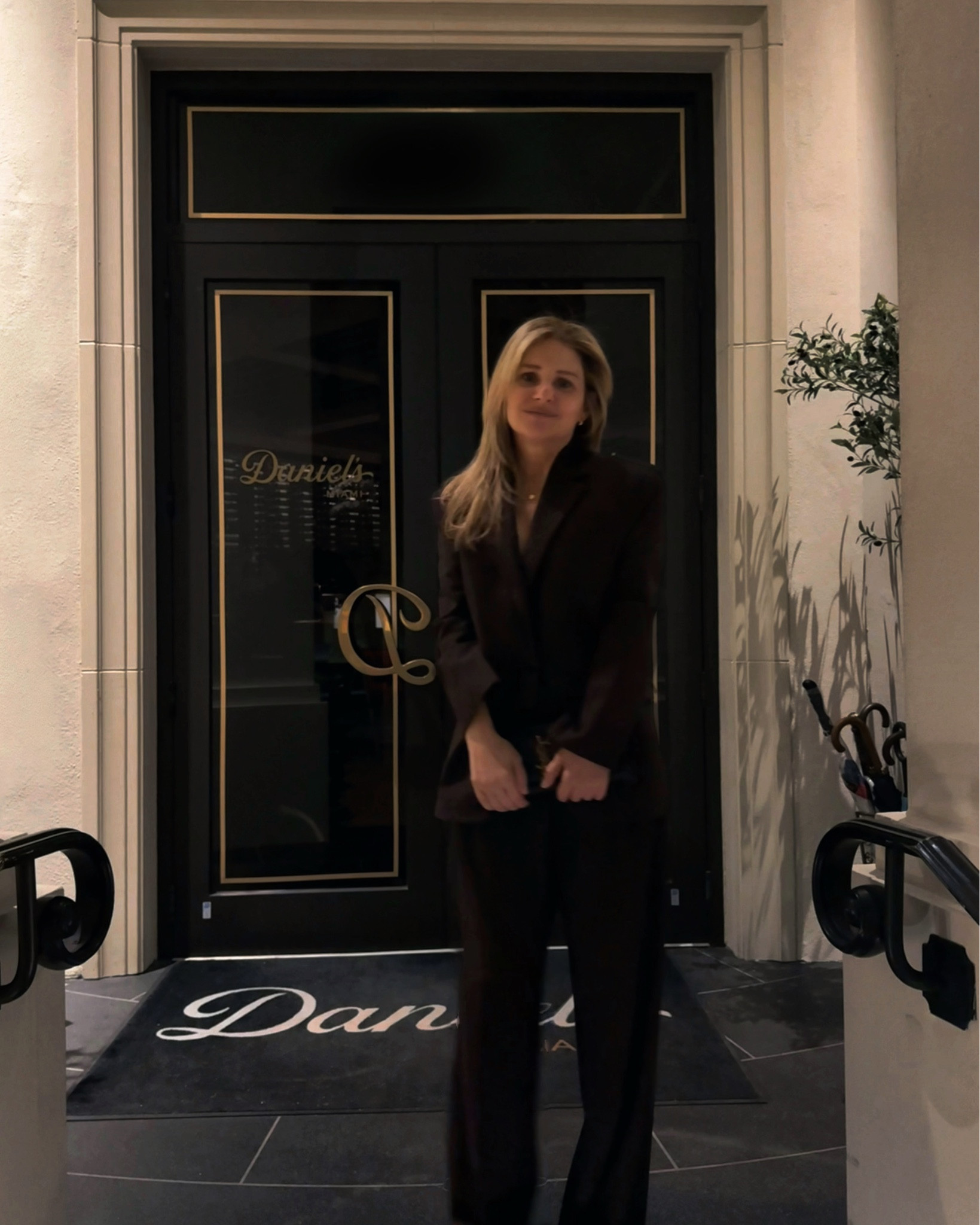 Another dinner outfit I wore recently is this tailored suit from Mango. I’m wearing a brown bralette underneath (which you can’t really see). It’s oversized both in the jacket and trousers and I styled w a black sandal mule from Black Suede Studio.

#LTKSaleAlert #LTKootd #LTKHoliday