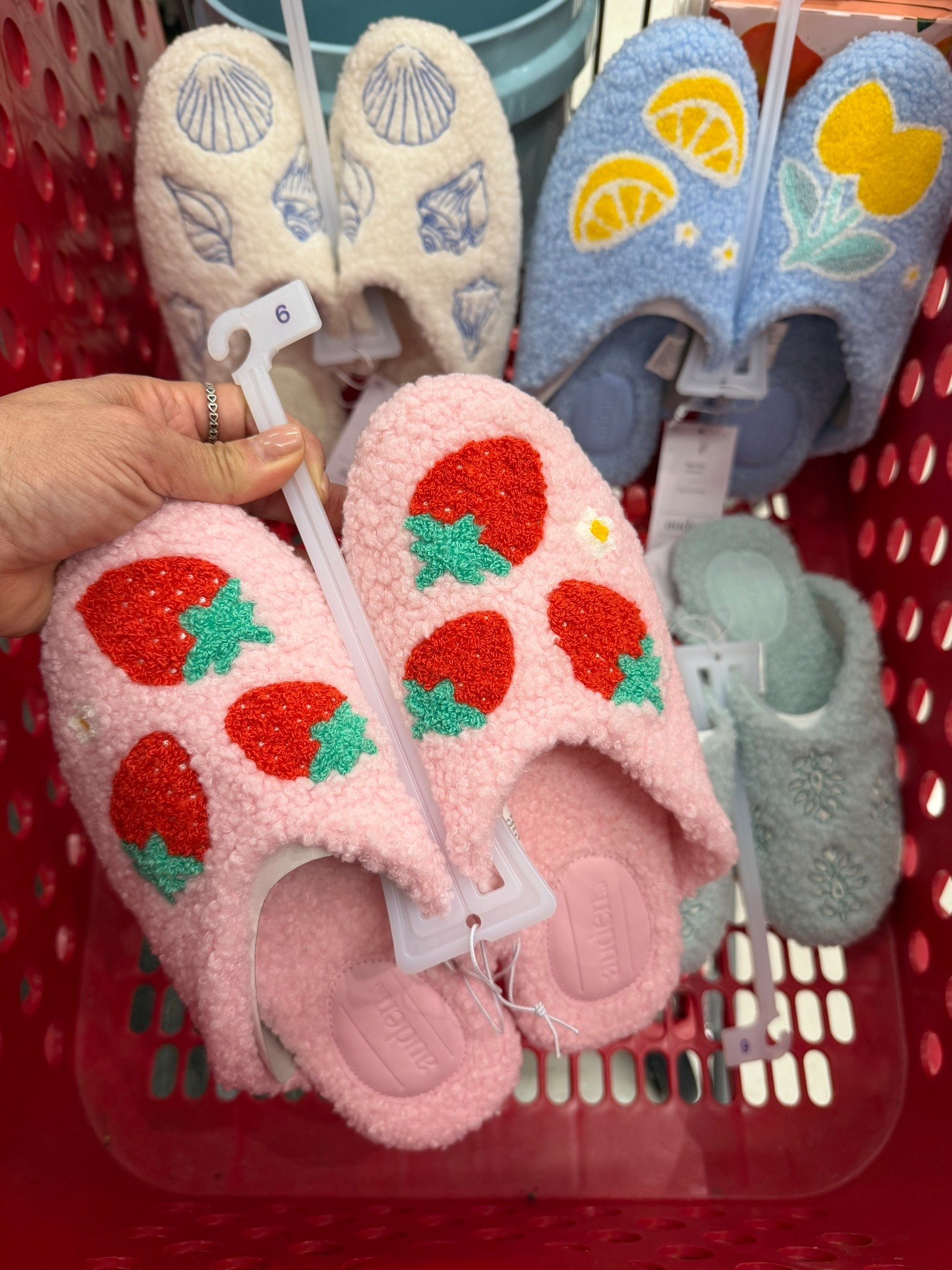 Mule slippers  🍓 🍋  🐚

#LTKU #LTKdayinmylife #LTKmomlife