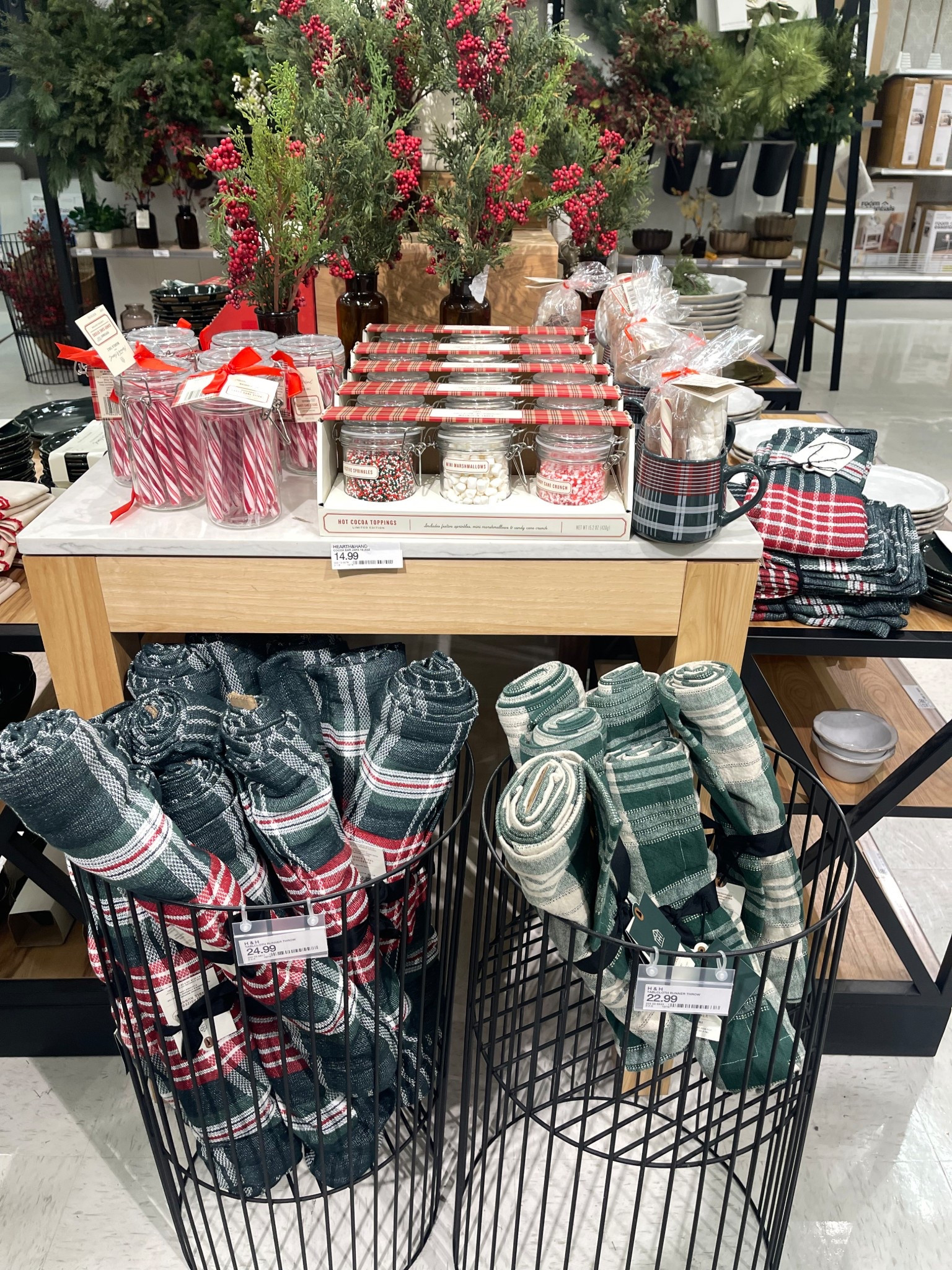 Ralph Lauren Christmas 💚
Mad about plaid ❤️




Plaid table runner and napkins 



#LTKGiftGuide #LTKHoliday #LTKHome