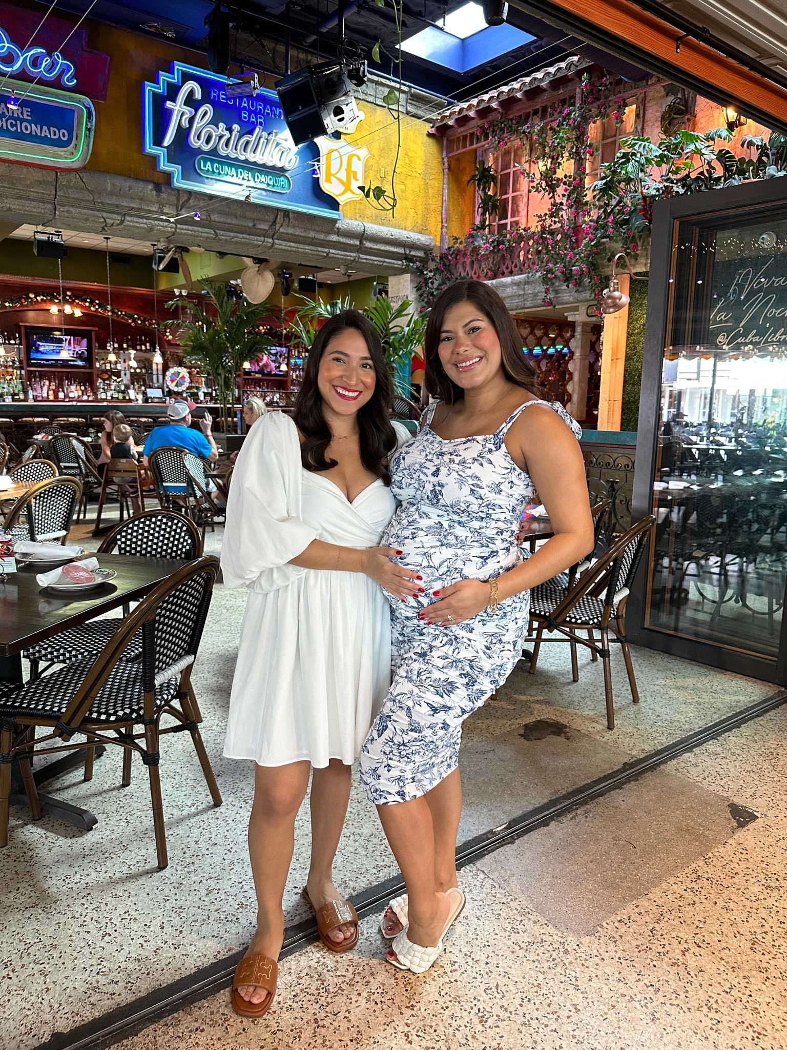 I am obsessed with this maternity dress is so comfy and very lightweight 🙏 Blue Floral Shoulder Tie Ruched Maternity Midi Dress
Get 30% off w/ code SALEONSALE

Maternity dress 
Maternity Photoshoot dress 
Bump dress
Bump friendly dress 

#LTKbump #LTKfindsunder100 #LTKbaby