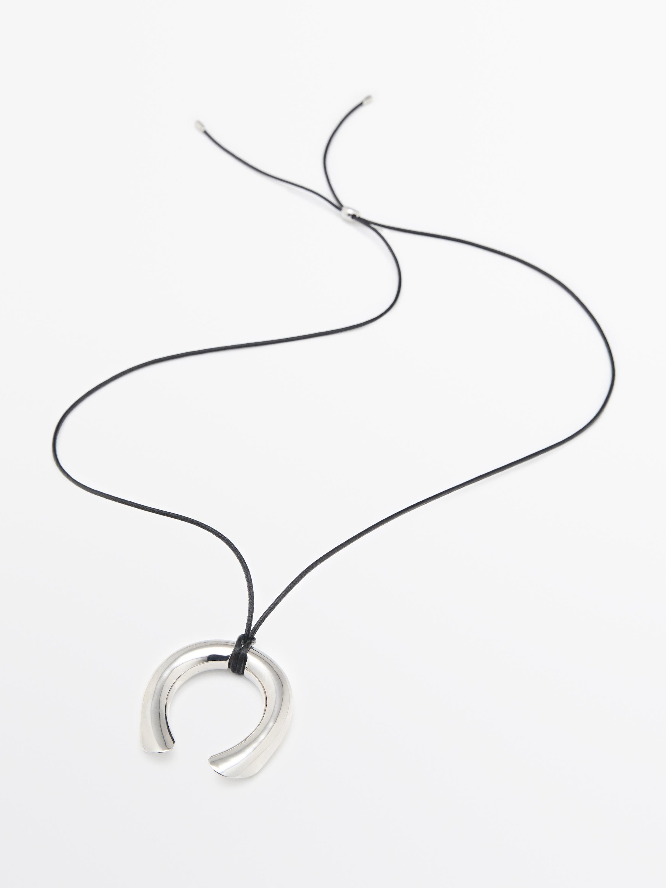 Halskette mit Hufeisen-Element | Massimo Dutti DE