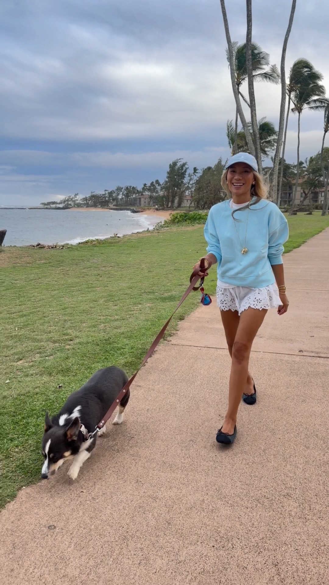 The best sweatshirt! Wearing xxs and joggers should be xxs too ( I own in 3 colors!)