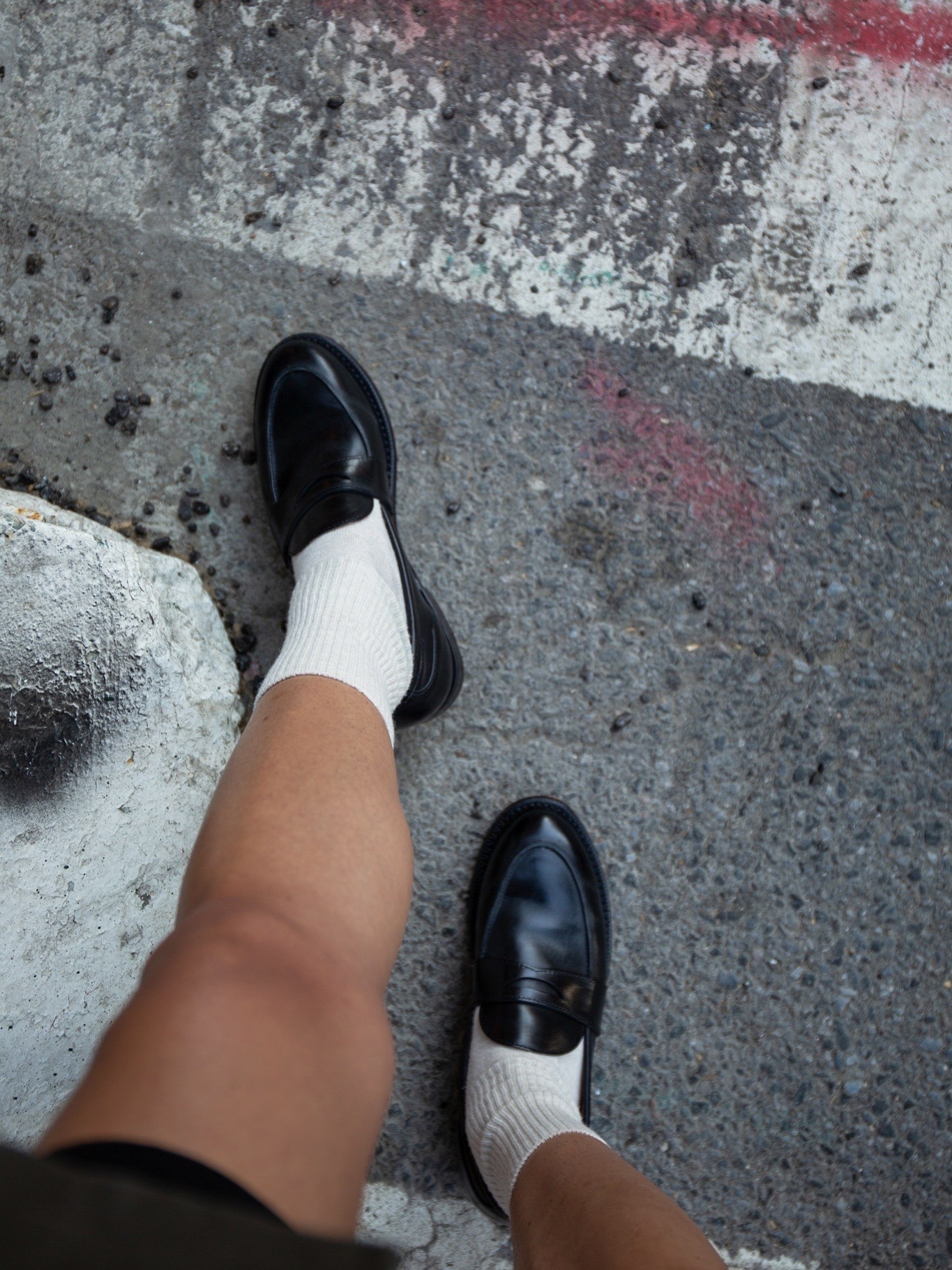 👞🖤 Step into timeless style with the Clara Penny Loafer, designed with elegance, comfort, and durability at its core. These loafers perfectly blend classic sophistication with a touch of modern flair, making them an essential addition to your wardrobe. Whether I’m navigating city streets, heading to a business meeting, or just out on a quick errand, these versatile shoes will effortlessly elevate any outfit without compromising on build quality.

@grantstoneladies #grantstone #grantstoneladies #loafers #ltkshoecrush




#LTKPetite #LTKSeasonal #LTKShoeCrush