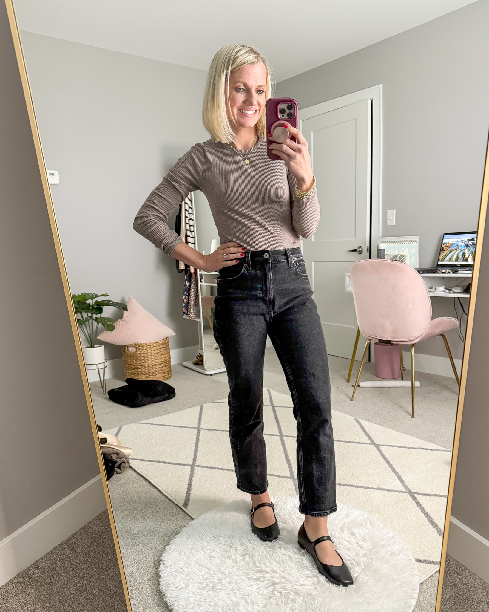 What I wore this weekend 
Top- small || jeans- 25/shortt

#LTKStyleTip #LTKOver40 #LTKSaleAlert