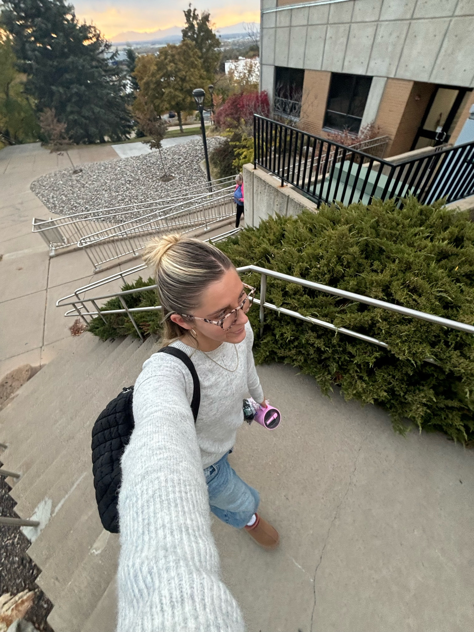 what i wear to class when it’s COLD outside !!!!! 


#LTKStyleTip #LTKItBag #LTKFindsUnder50