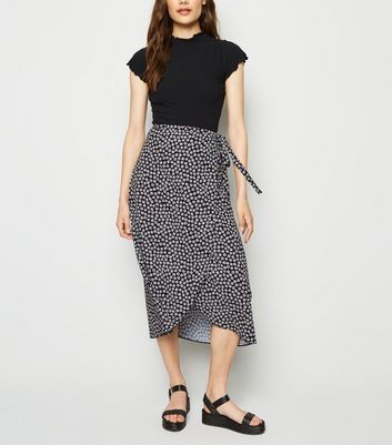 Black Daisy Wrap Midi Skirt | New Look | New Look (UK)