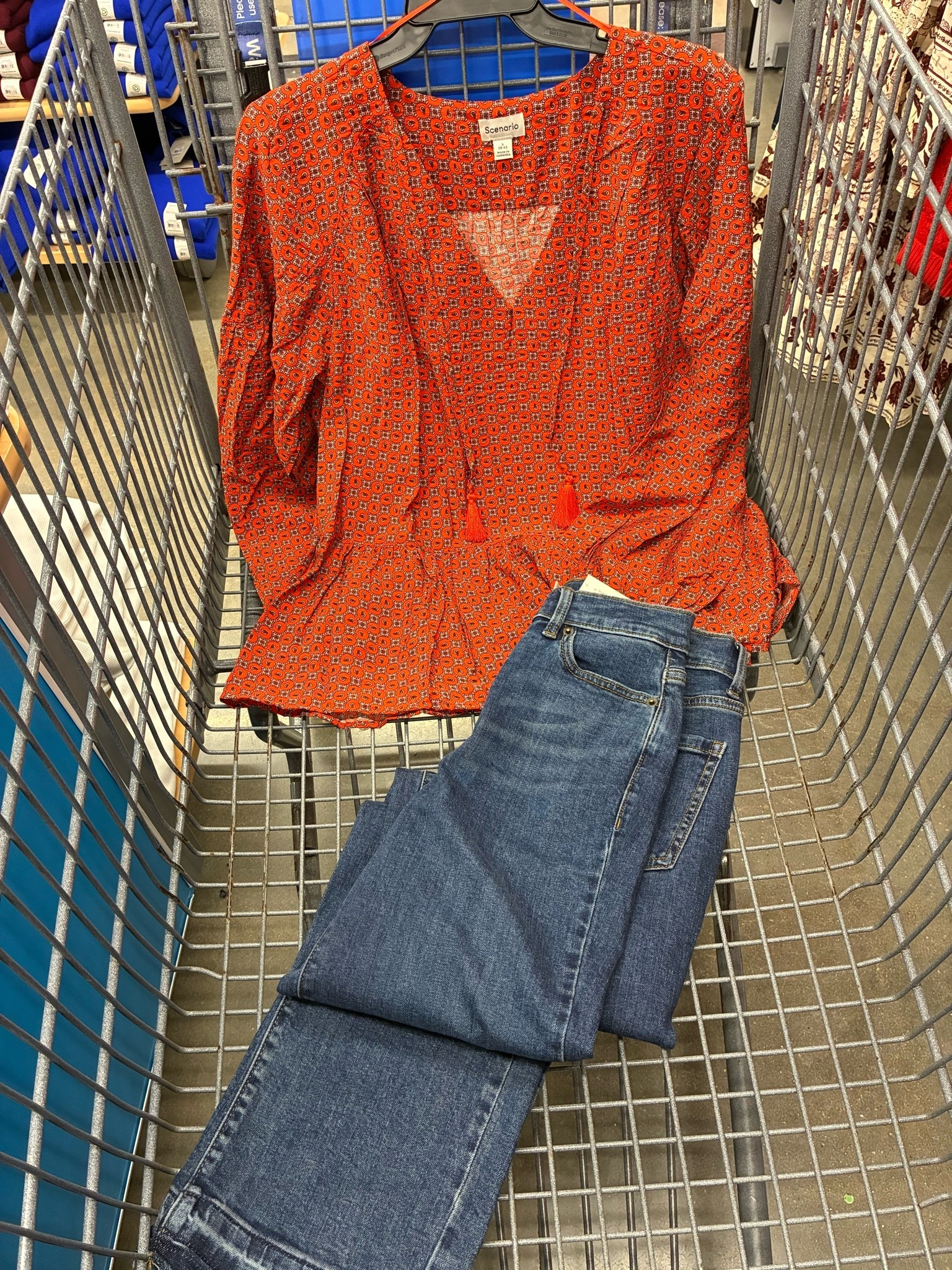 The colors on the peasant top look so expensive! I see you Walmart!

#LTKdayinmylife #LTKSeasonal
