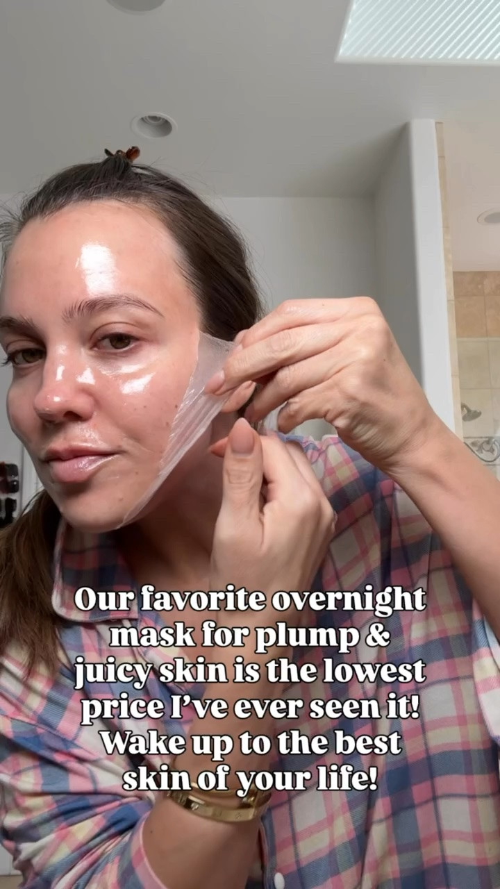 The secret to plump and juicy skin in the morning.

skincare routine, glass skin, overnight mask, self care routine, wellness essentials, beauty must haves, anti-aging skincare, hydrating face mask