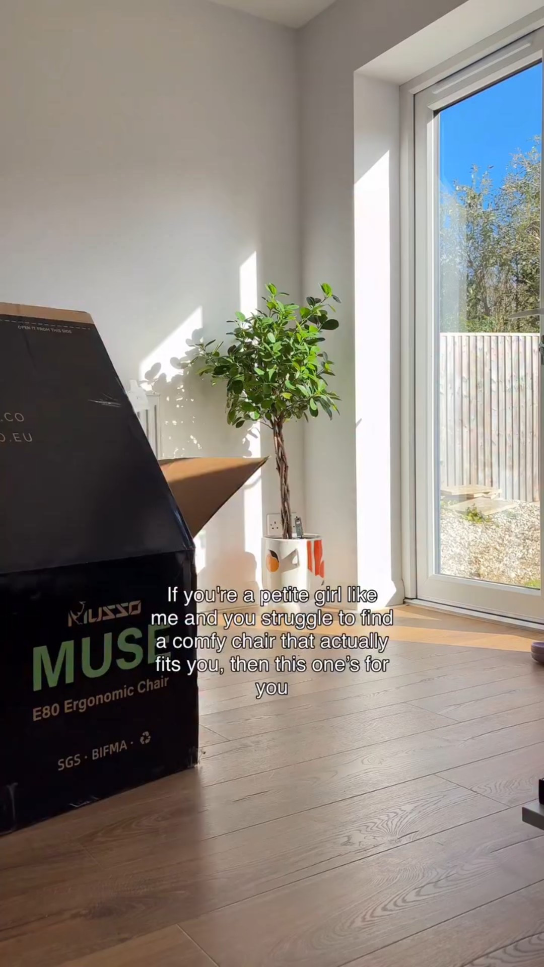 how cute is my new pink office chair?? i’m actually obsessed 💞🌸🕯️🎀🧚‍♀️ 

i’m definitely someone that spends waaay too much time sitting at a desk. between working full-time from home, reading, crocheting & playing sims 😅 finding a chair that’s both comfy & cute has been top of my list for a while now!

it felt like fate when @musso_uk reached out to offer me one of their ergonomic chairs, especially as i’ve been suffering with some chronic pain over the last year or two. the Musso E80 Muse is actually designed for women, and it fits my 5’3 frame like a glove 🫶🏻

this chair honestly feels like sitting on a cloud ☁️ and also she’s PINK so you know i had to have her 🥰

if you’ve been looking for a chair that’s pretty, practical and actually comfy, you can use my code POPPYSREADS for £25 off 💞 *ad affiliate