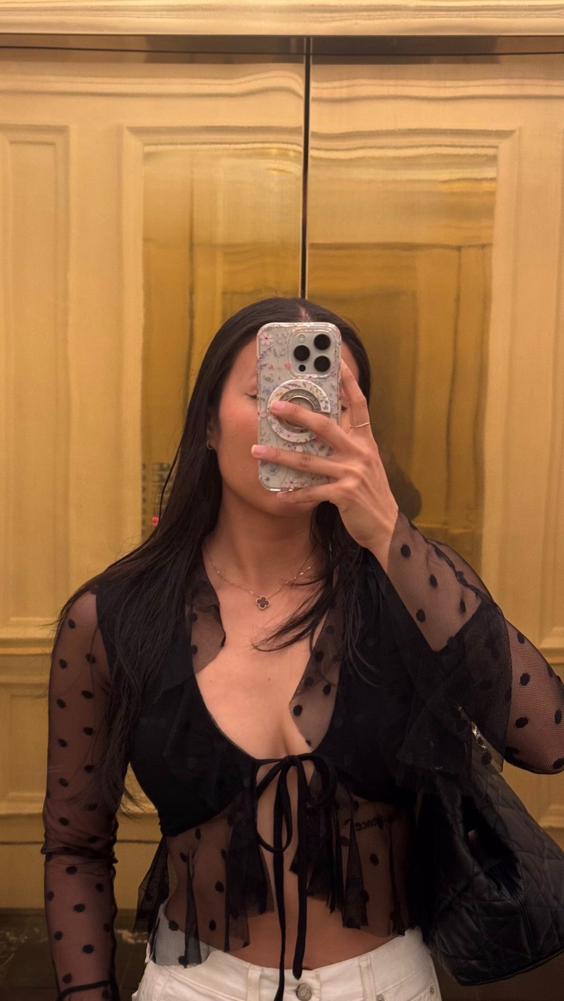 This top?!!!! 🖤

#LTKdayinmylife #LTKFindsUnder100 #LTKootd