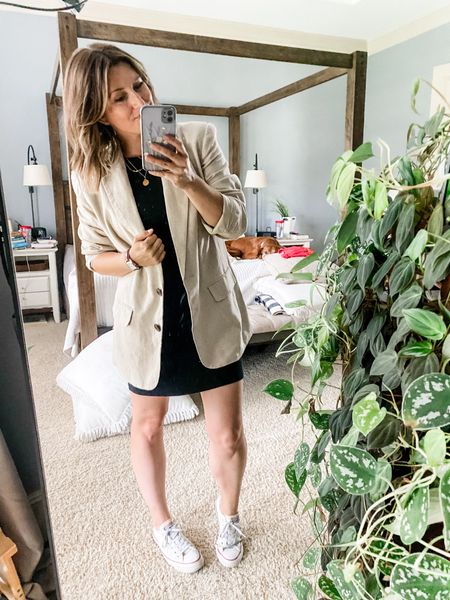Linen blazers make everything feel better.
😍😍😍😍😍
This one from Target is such a great buy, too. Roomy and light, it’s lined but still lightweight. It makes a great casual coverup alternative to a denim jacket and can quickly dress up a casual daytime (or nighttime) look.



#LTKFindsUnder50 #LTKSeasonal #LTKOver40