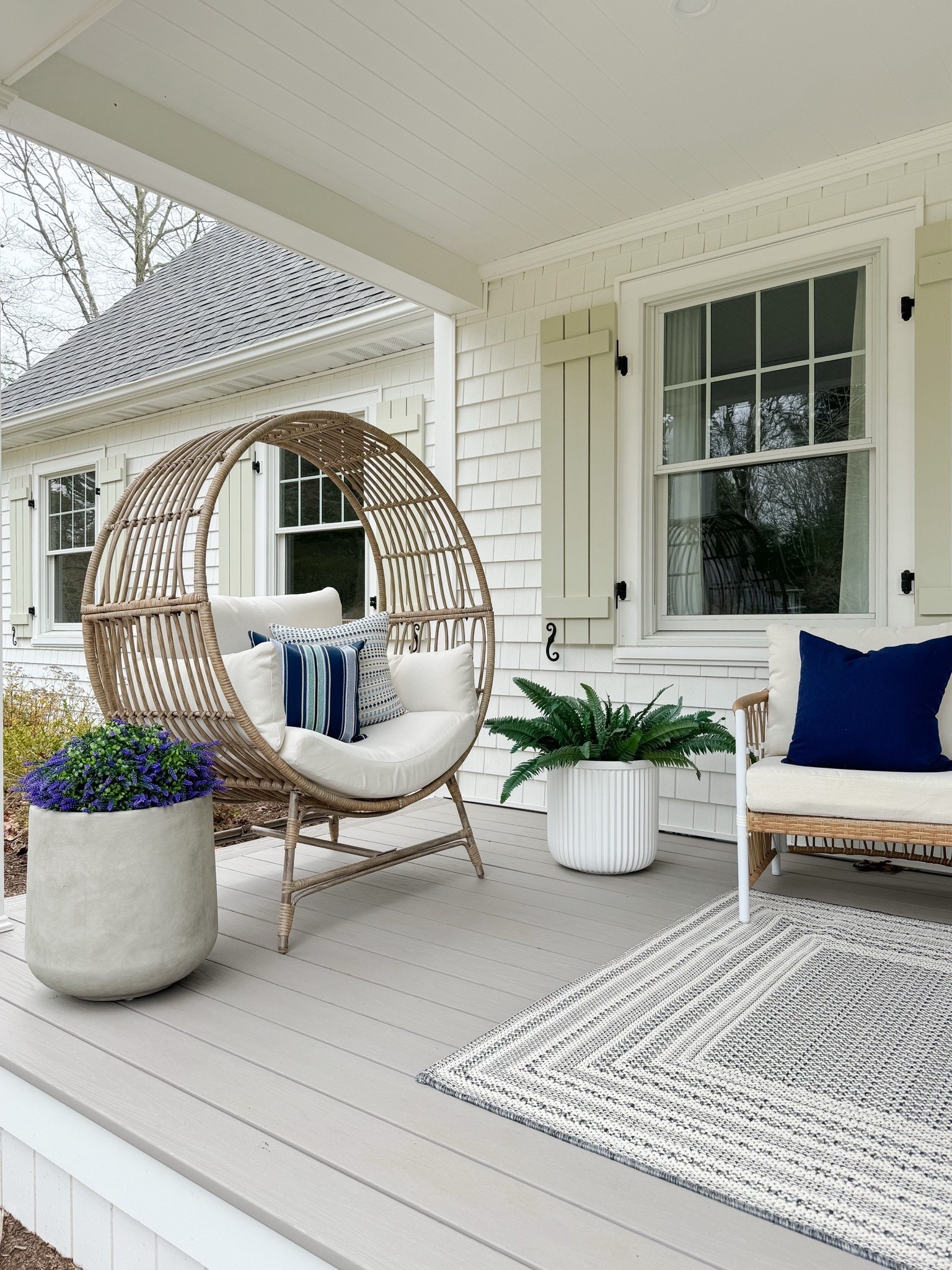 Summer Front Porch

Home  home decor  home favorites  spring front porch  spring home decor  seasonal decor  wreath  planters  area rug  coastal home

#LTKSaleAlert #LTKSeasonal