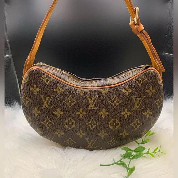 🌹Extremely RARE🌹 Louis Vuitton Croissant PM | Poshmark