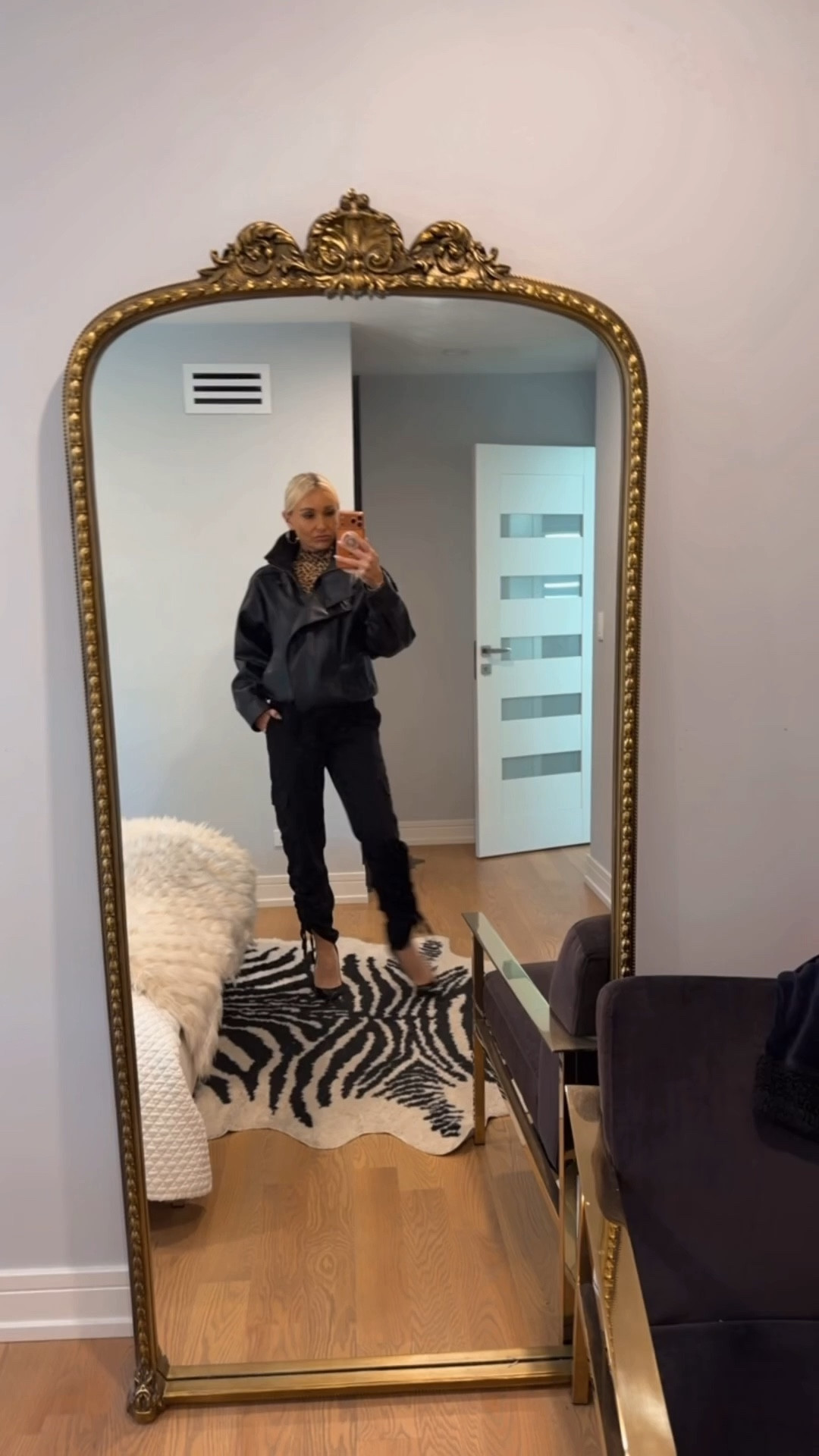Black pants, leopard top & a leather jacket… simple, chic, with just the right amount of bold 🐆
Black keeps it polished, leopard adds the statement, and the leather jacket pulls it all together—heels for dinner or boots for a more relaxed vibe

#LTKgrwm #LTKootd #LTKSaleAlert