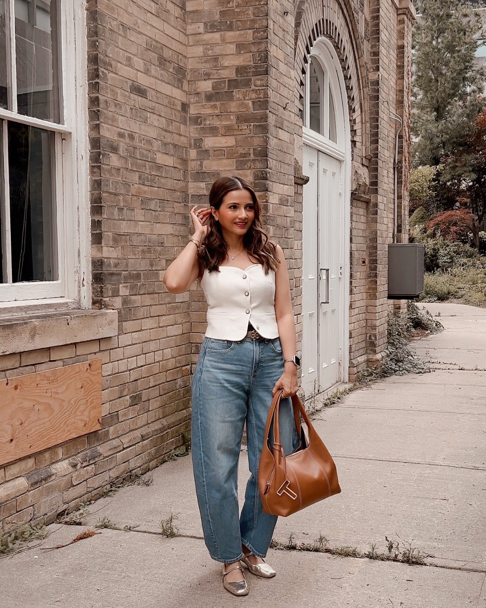 When @spanx launched their SPANXshape™ Authentic 360 Barrel Leg Jeans, I knew I had to try them – the built-in shaping panels for stomach, waist and back are such a fab feature! This is one pair I know I’ll be styling on repeat all through Fall 🍂

#ootd :
top @commense.official 
bag @letanneur 
jeans @spanx 
shoes @ketchshoes.ca

#ootd #fallstyle #fallfashion #outfitinspo #styleinspo #canadianstyle #falloutfits #barreljeans #spanxjeans #denimstyle #wardrobestaples #casualstyle #modernstyle #elevatedbasics #torontofashionblogger

#LTKsummer #LTKcanada #LTKtravel