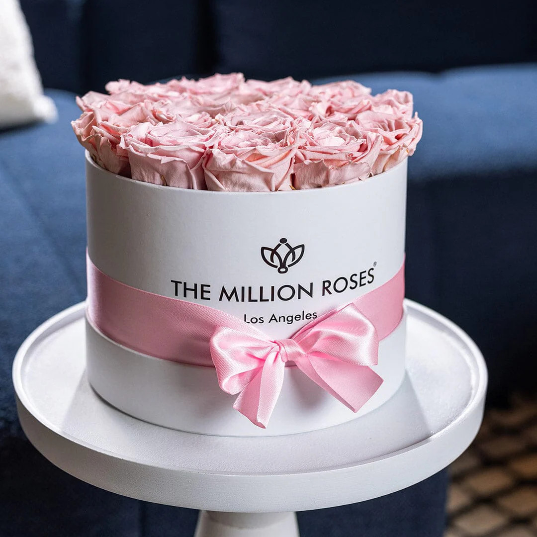 Classic White Box | Light Pink Roses | The Million Roses