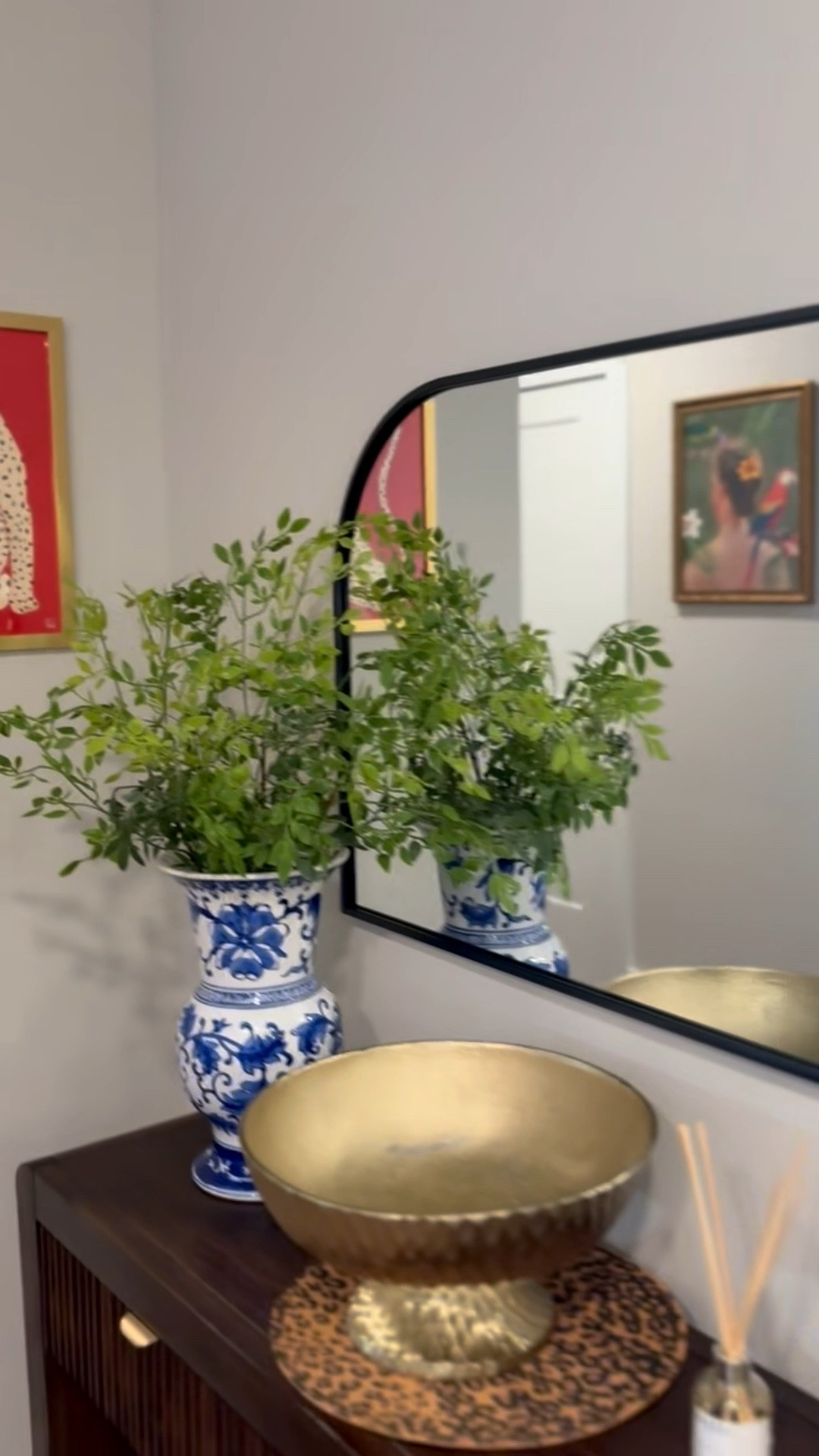 Welcome to the tour! ✨ Starting things off in my entryway-It's designed to be a stylish spot that sets the tone for my whole apartment. I love how it makes an excellent first impression like a piece of art!

#ApartmentTour #EntrywayDecor #HomeSweetHome #WelcomeHome #ApartmentLiving #FirstImpressions #CozyHome #InteriorDesign #SmallSpaces #HomeDecor #DecorInspo