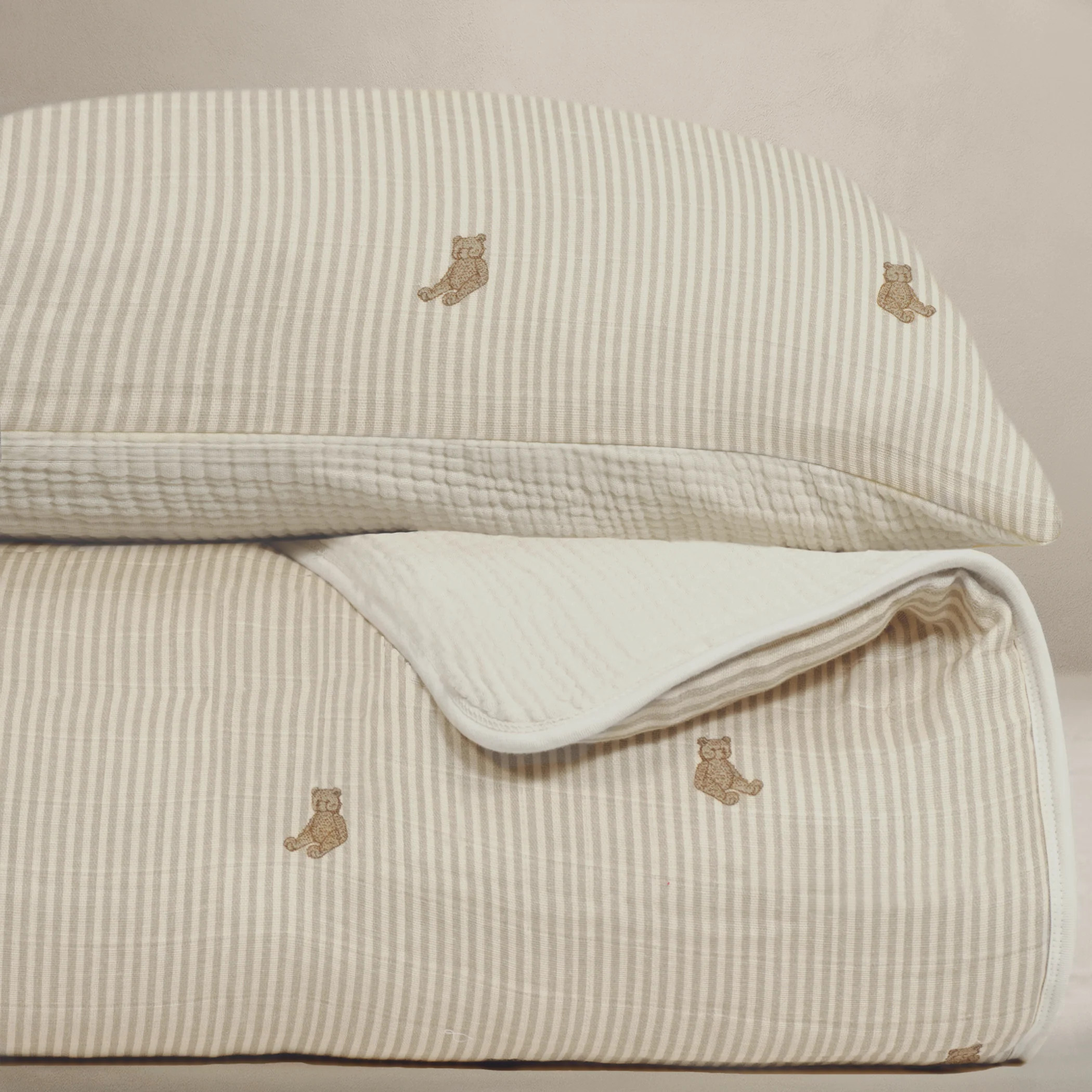 'Bear' - Premium Muslin Crib Quilt & Sham | Oilo Studio