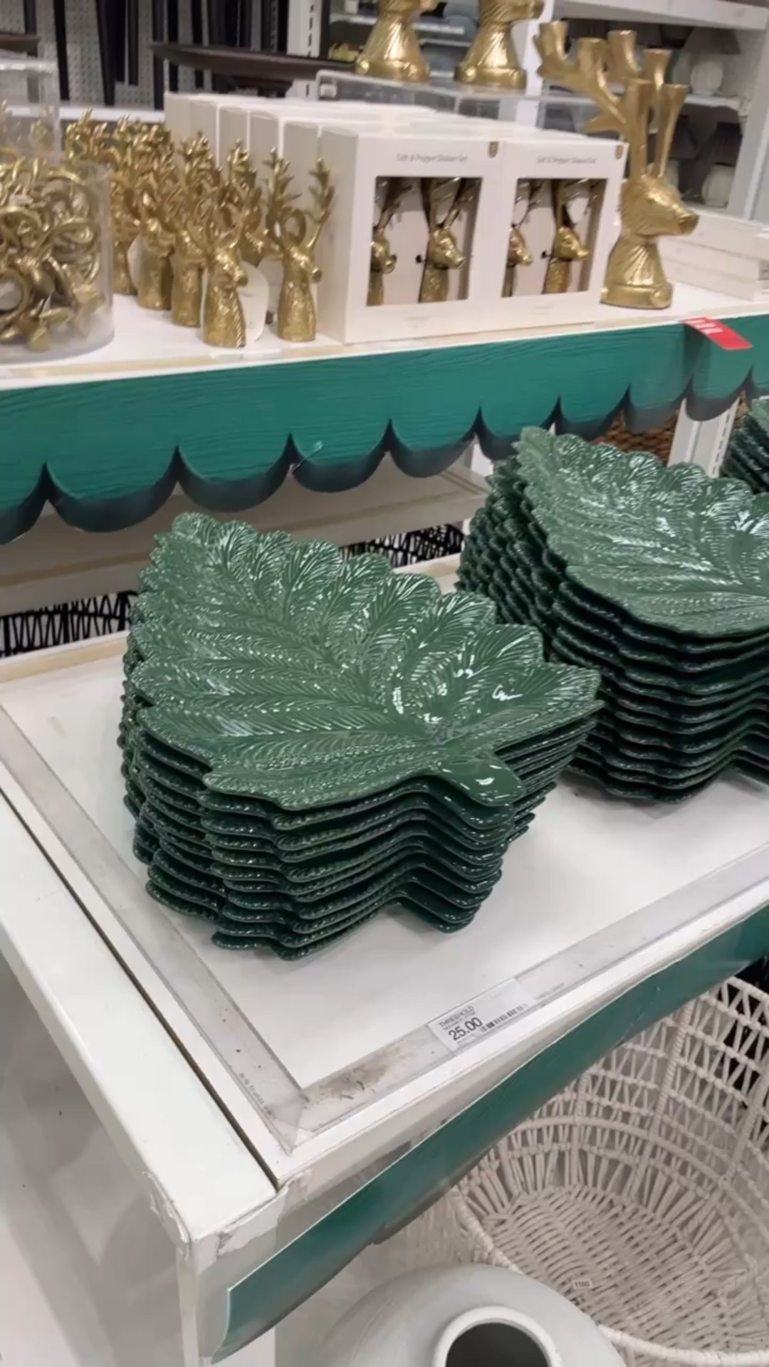 This Christmas tree serving platter is perfect for holiday cookies! Only $25 at Target. 👍🏻

#christmas #holiday #party #tablescape #servingplate

#LTKHoliday #LTKHome #LTKFindsUnder50