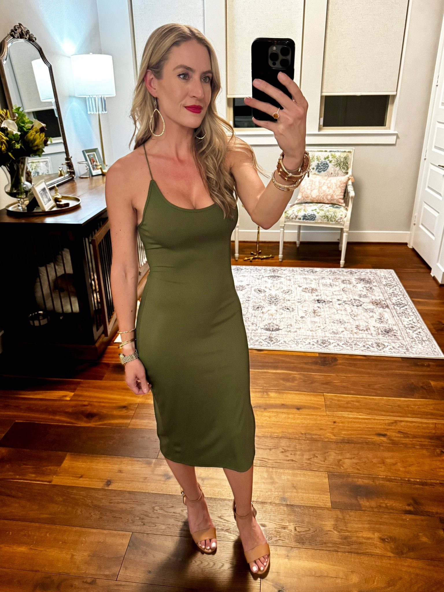 Date Night Dresses

This dress comes in several color options. It’s soft and slinky. It has an open back. I’m wearing XS. 

#everypiecefits

Dinner dress
Dinner outfit 
Girls night 
Summer dress 
Vacation dress 
Fall dress 
Brunch 

#LTKOver40 #LTKxVICI #LTKSaleAlert