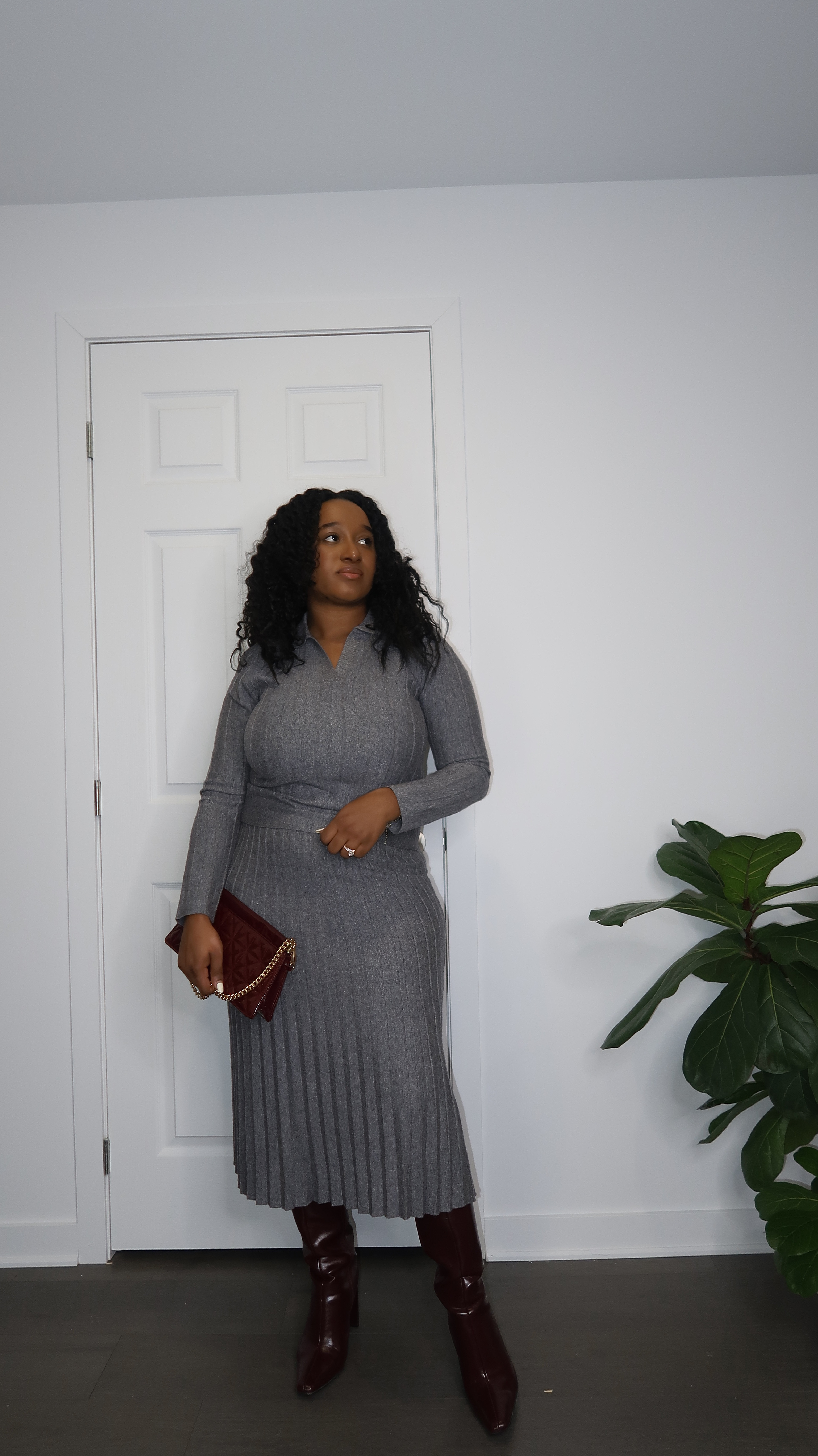 Outfit of the day // Grey and Burgundy combo 🩶❤️

Outfit details: 
Set: @suzyshier
Boots: @zara
Bag: @callitspring

Comment SHOP below to receive a DM with the link to shop this post on my LTK 💌

Outfit inspo • get dressed with me • what to wear • how to style • ways to wear • work outfits • workwear • Pinterest outfit • outfit of the day

#styleinspo #workwearstyle #workwear #workwearfashion #outfitideas
#modestfashion #modestdresses #modeststyle

#LTKstyletip #LTKmodest #LTKworkwear