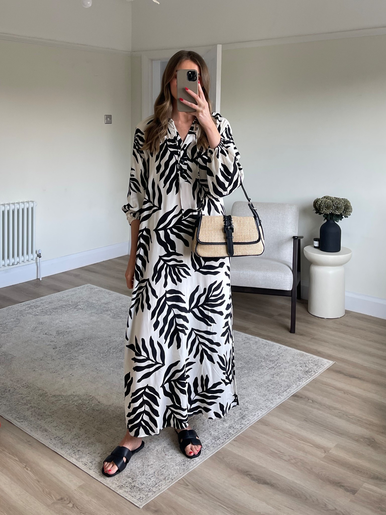 Holiday outfit ideas from Matalan
Wearing a size 10 (I sized up one) in the white leaf print tunic midaxi dress
I’m 5ft 6 for an idea of the length
This would perfect as a cover up by the pool on holiday 
Raffia bag
Black sandals




#LTKuk #LTKsummer