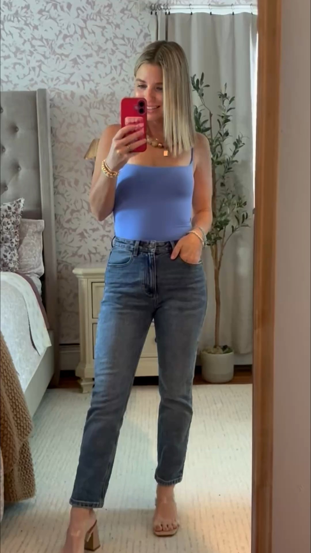 Cute slinky blue bodysuit
Jeans/ petite xxs

#LTKootd #LTKPetite #LTKSaleAlert