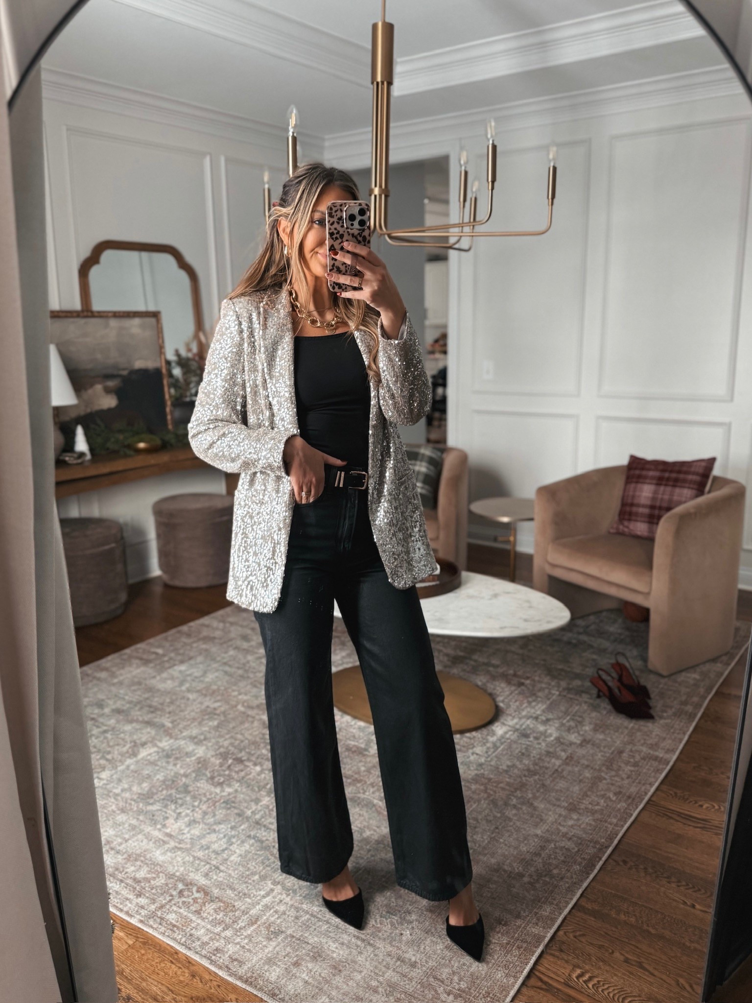 Elevate your simple black top and jeans to it’s this sequin blazer for the perfect holiday outfit idea! 

#LTKmomlife #LTKHoliday #LTKGiftGuide