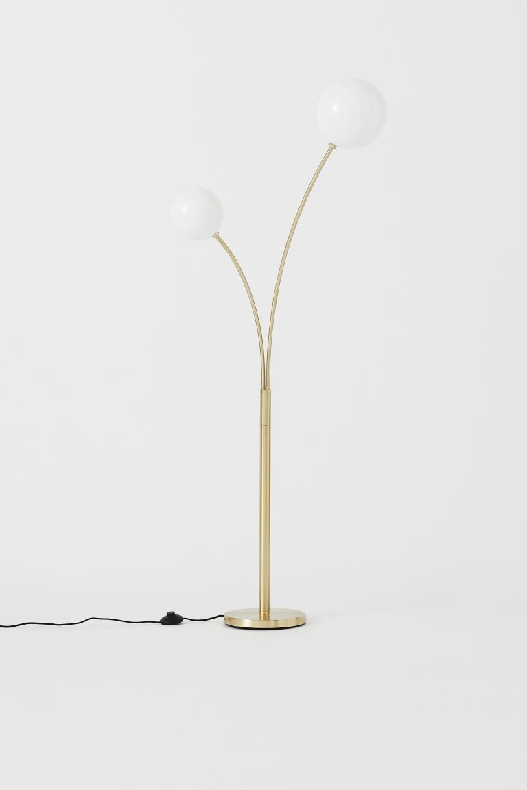 Stehlampe aus Metall | H&M (DE, AT, CH, NL, FI)