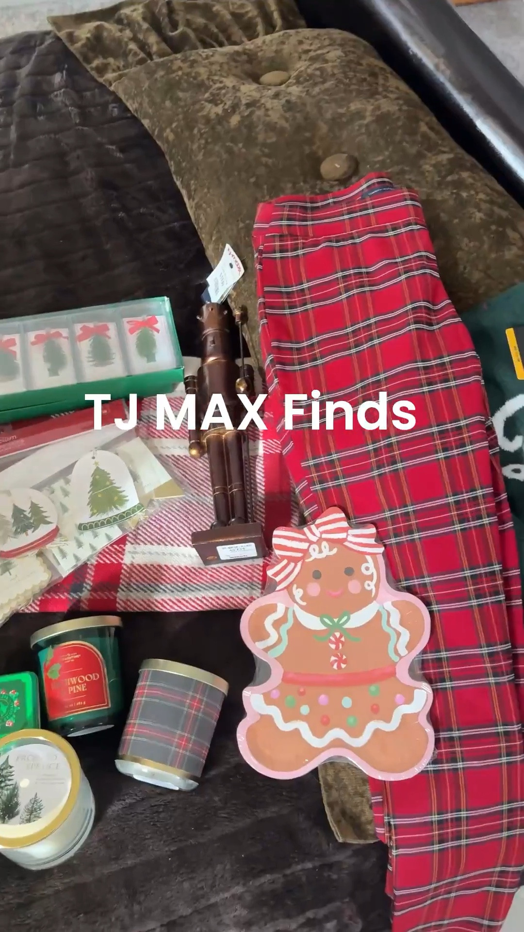 TJ MAX finds 

Plaid Tommy Hilfiger cigarette pant 

Gingerbread plates 
Plaid ribbons 
Velvet ribbon 
Plaid candle
Gold rim candle 
Deer candle holder 
Tree tags 
Bear phone case

Believe vice cumuto sweater also a red Holiday sweater under $20 Sam’s Club 
Bulk roll plaid ribbon


#LTKHome #LTKHoliday #LTKFindsUnder50