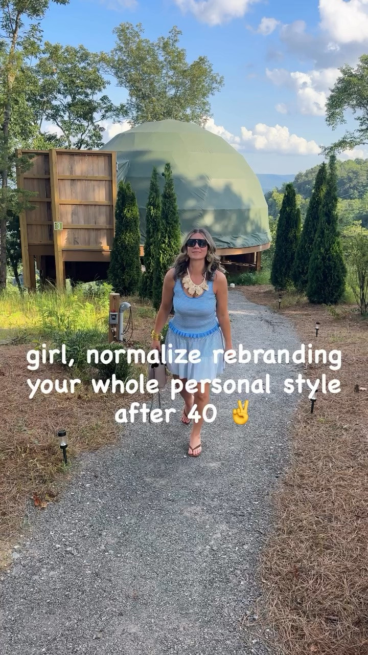 The rebrand nobody warns you about, your personal style after 40. If you’re in the middle of it too, you’re not alone ❤️

#styleafter40 #personalstylejourney #over40style #professionalwomanstyle #styleevolution