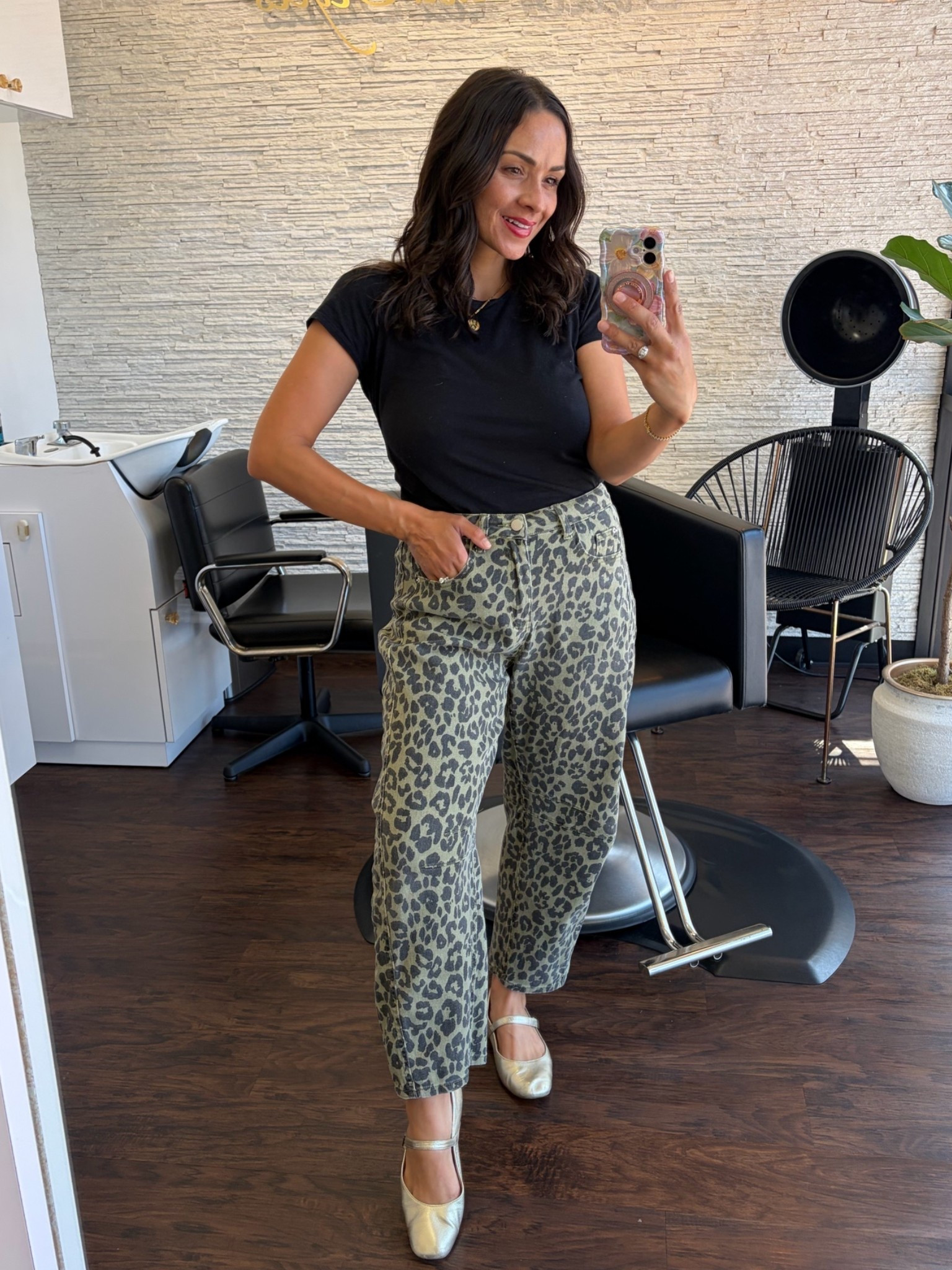 Feeling extra thankful for busy days at my home away from home lately. There’s just something so sweet about spending the day behind the chair doing what I love. 🤍🫶🏽

#LTKootd #LTKdayinmylife #LTKmomlife