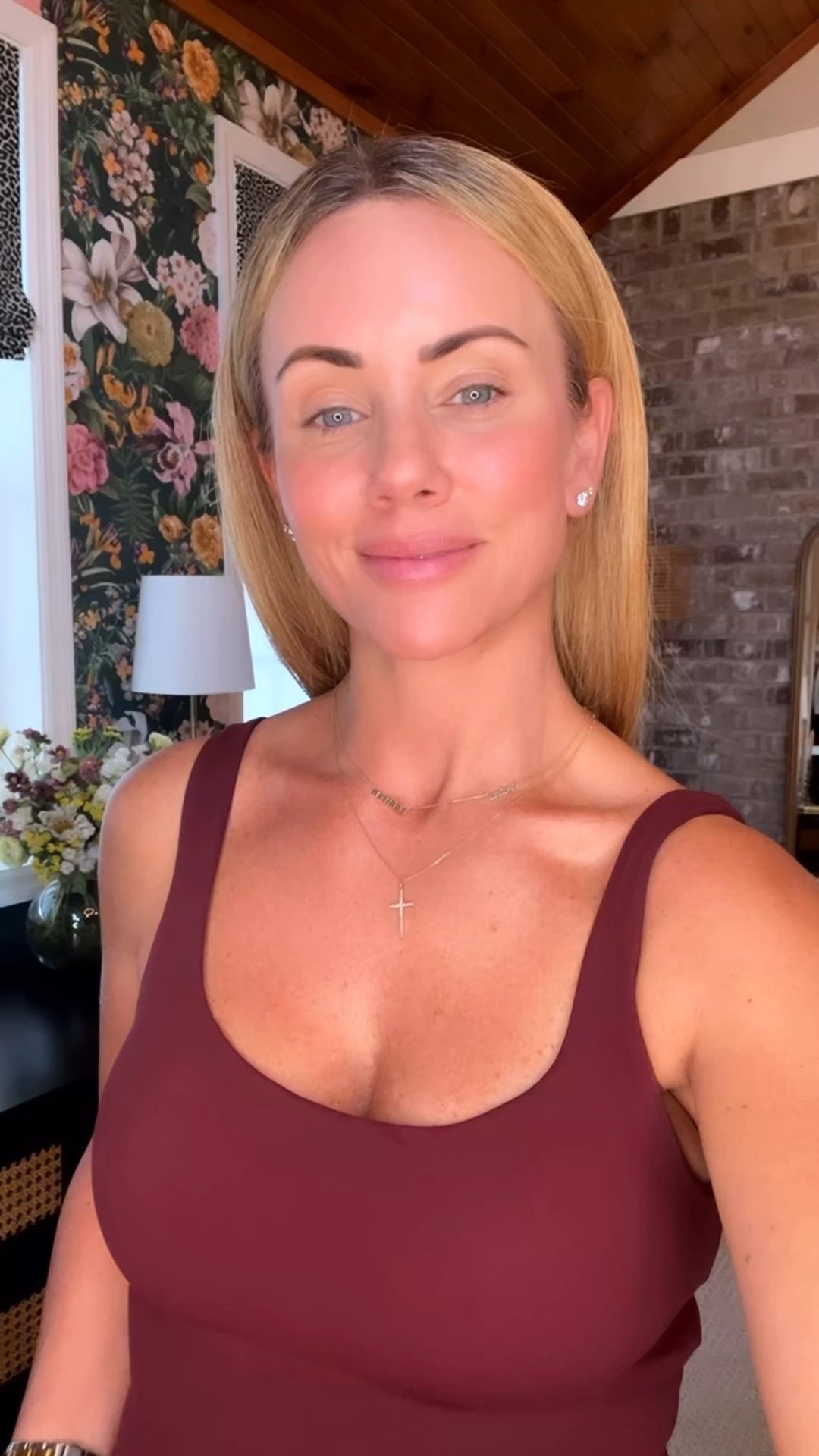 Red Merlot matching top and leggings = perfect workout set!  The prettiest fall color for workout wear!  

Size: small in both but could have done an XS in the top.

#kbstyled #workoutsets #workoutset #workouttops #workoutleggings 

#LTKSeasonal #LTKOver40 #LTKActive