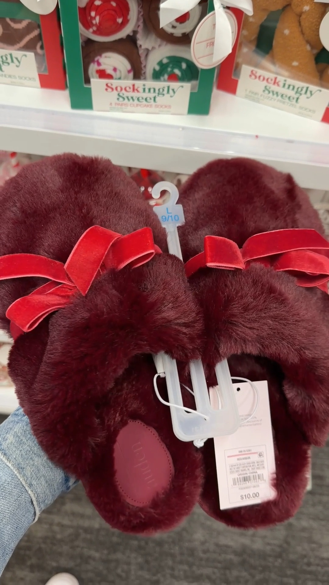 Cute winter slippers 😍

#LTKGiftGuide #LTKSeasonal #LTKHoliday