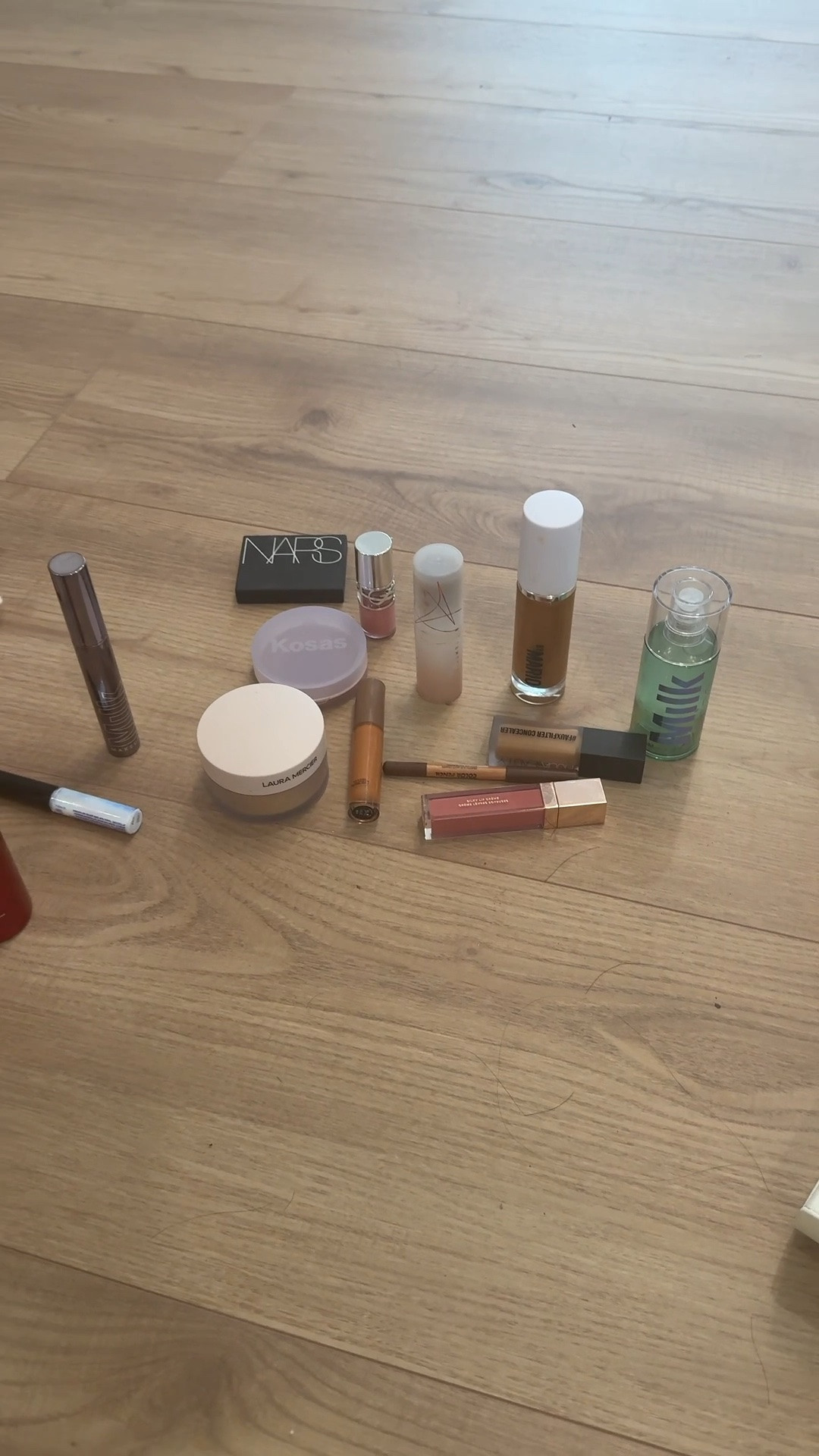 Scroll to shop! ✨ Makeup must-haves. Everything is linked below.👇🏾

Desliza para comprar. ✨ Imprescindibles de maquillaje.

📲 Download the free LTK app & follow me @kirasfashionfinds to shop all my daily finds.

#LTKselfcare #LTKgrwm #LTKBeauty